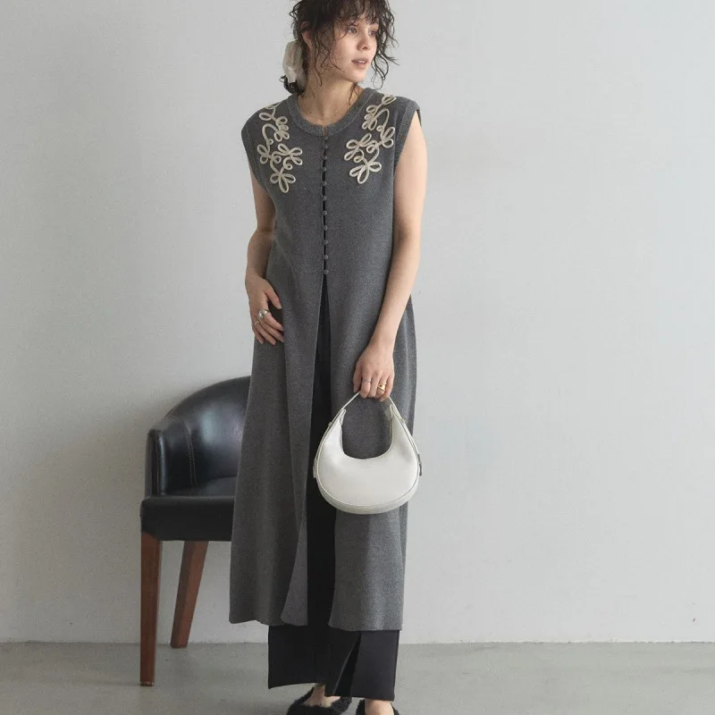 

Летний повседневный женский вязаный жилет без рукавов с вышивкой, свободный крой, с разрезом, декоративный, 2026