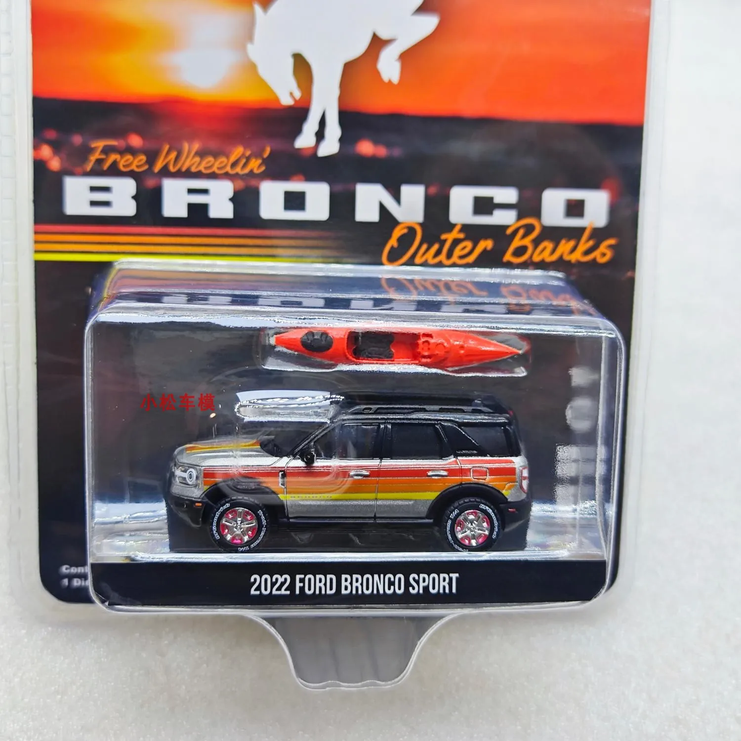 1: 64 2022 Ford Wrangler Sport Outer Banks - Free Wheelin Rooftop Kayak Advanced Car Model Collectibles