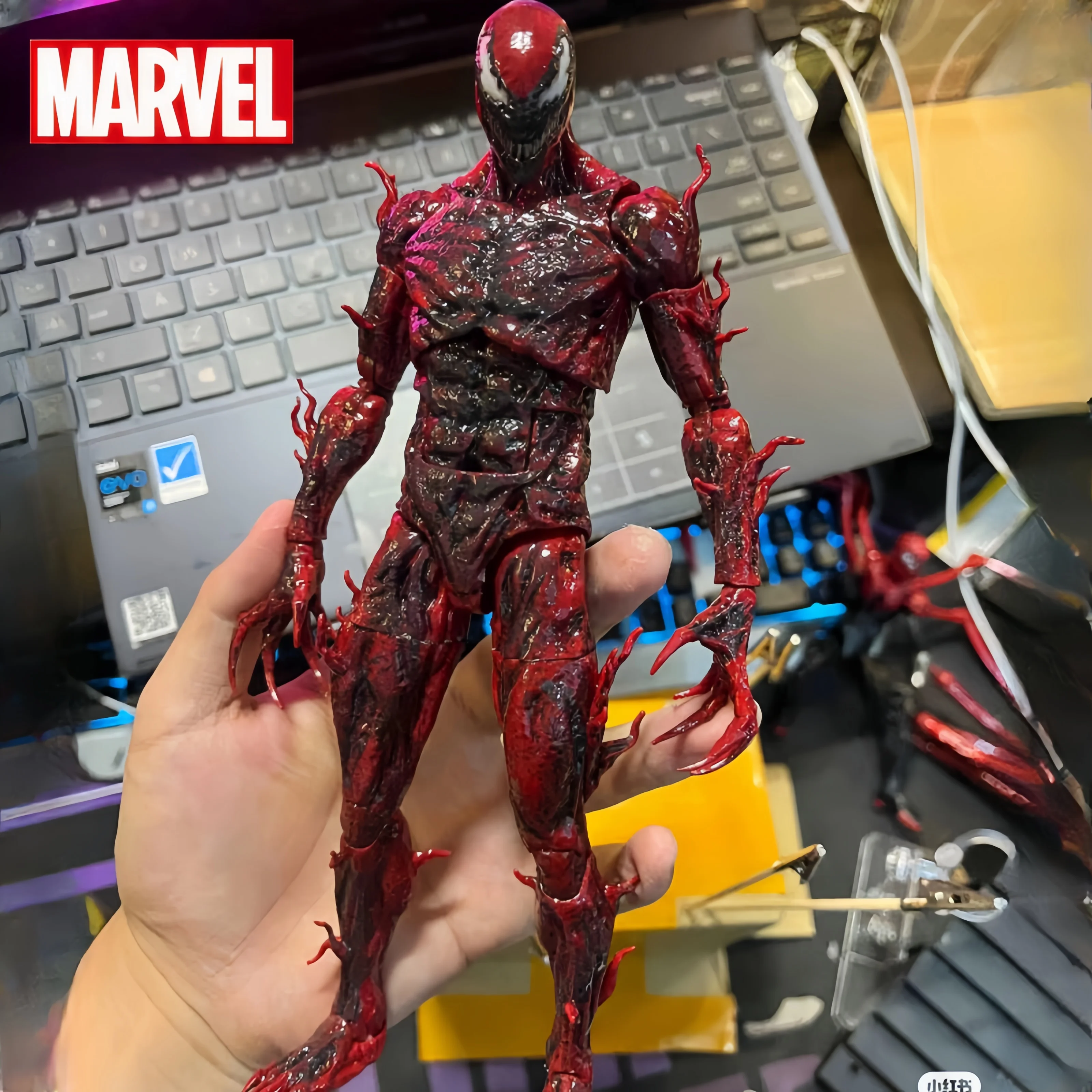 Nowość w magazynie Marvel Legends Series Carnage, Venom 2: Let There Be Carnage Deluxe Kolekcjonerska 6-calowa figurka na prezent