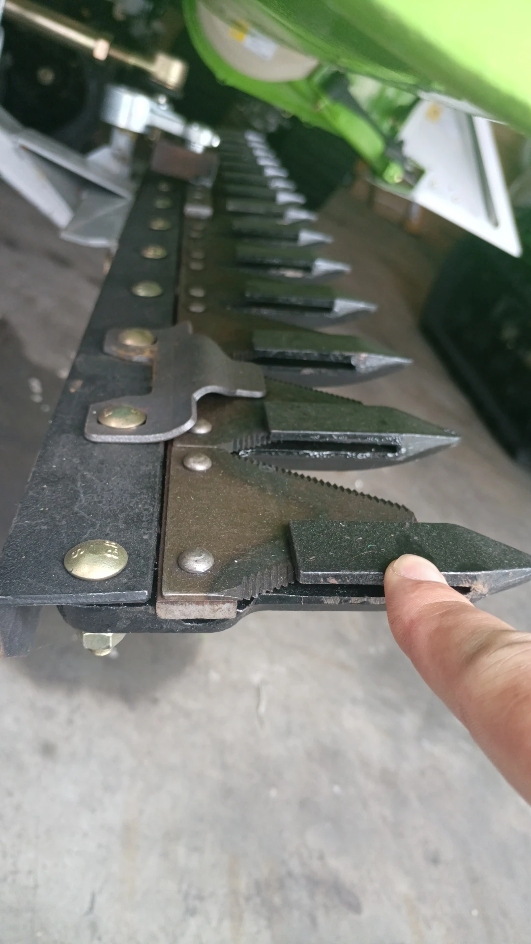 Xinyuan harvester accessories lower cutter assembly