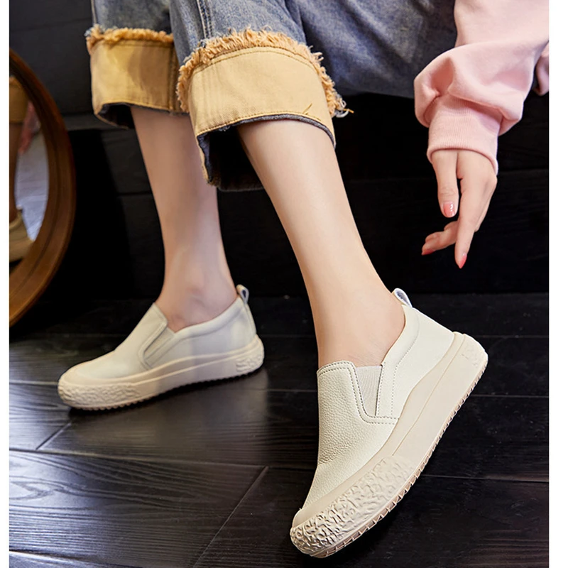 Sepatu Sneakers wanita kualitas tinggi 2024 sepatu nelayan baru Slip-on sepatu datar gadis besar sepatu Slip-on antiselip kulit Suede sepatu wanita