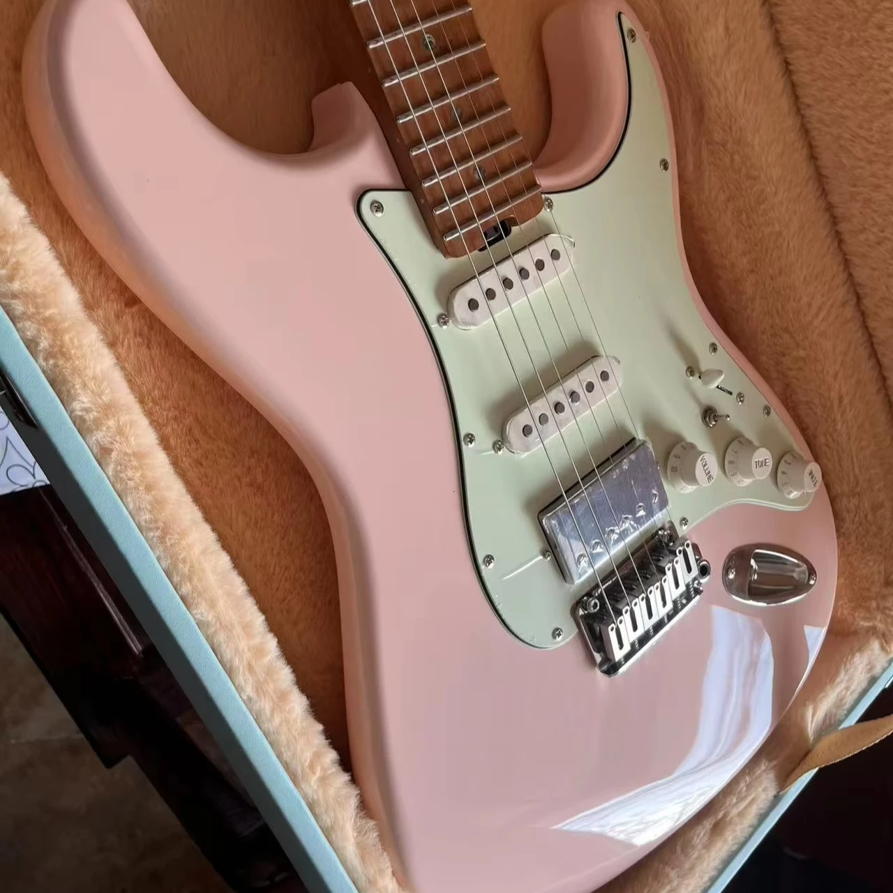 

High Quality ST Electric Guitar HSS Coil Split Alder body Roasted Maple Neck Alnico Pickups