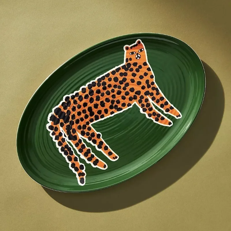 

Handmade Painting Pottery Catwalk Leopard Plate
