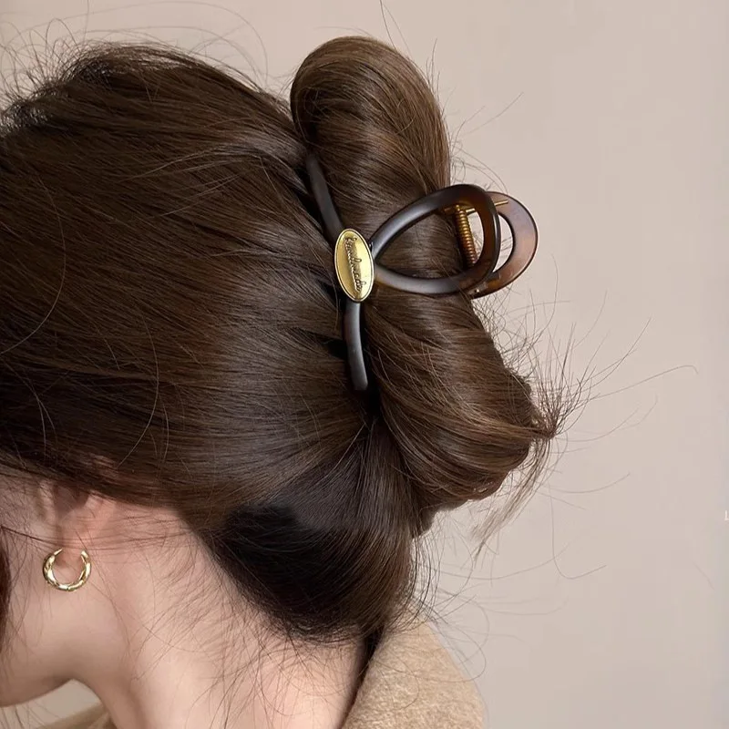 

Retro Hair Clip for Women Acrylic Gold Color Letter Hair Claws Clips Trendy Cross Hairpin Korea Hair Accessories Girls Head Wear