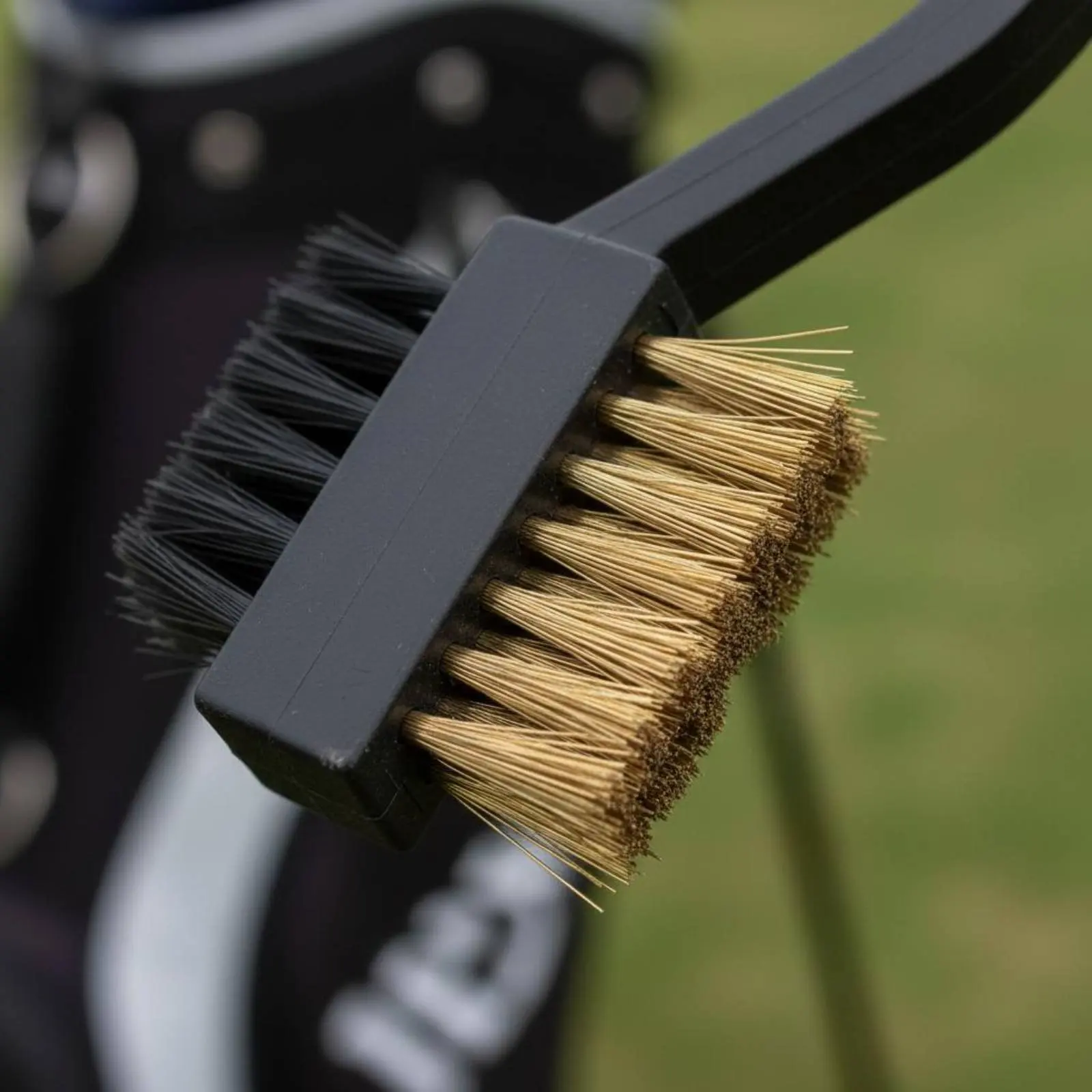 Double-Sided Golf Club Brush Comfortable Grip Long Handle Golf Brush Sports Accessory Portable Clip Easy to Attach for Golfers