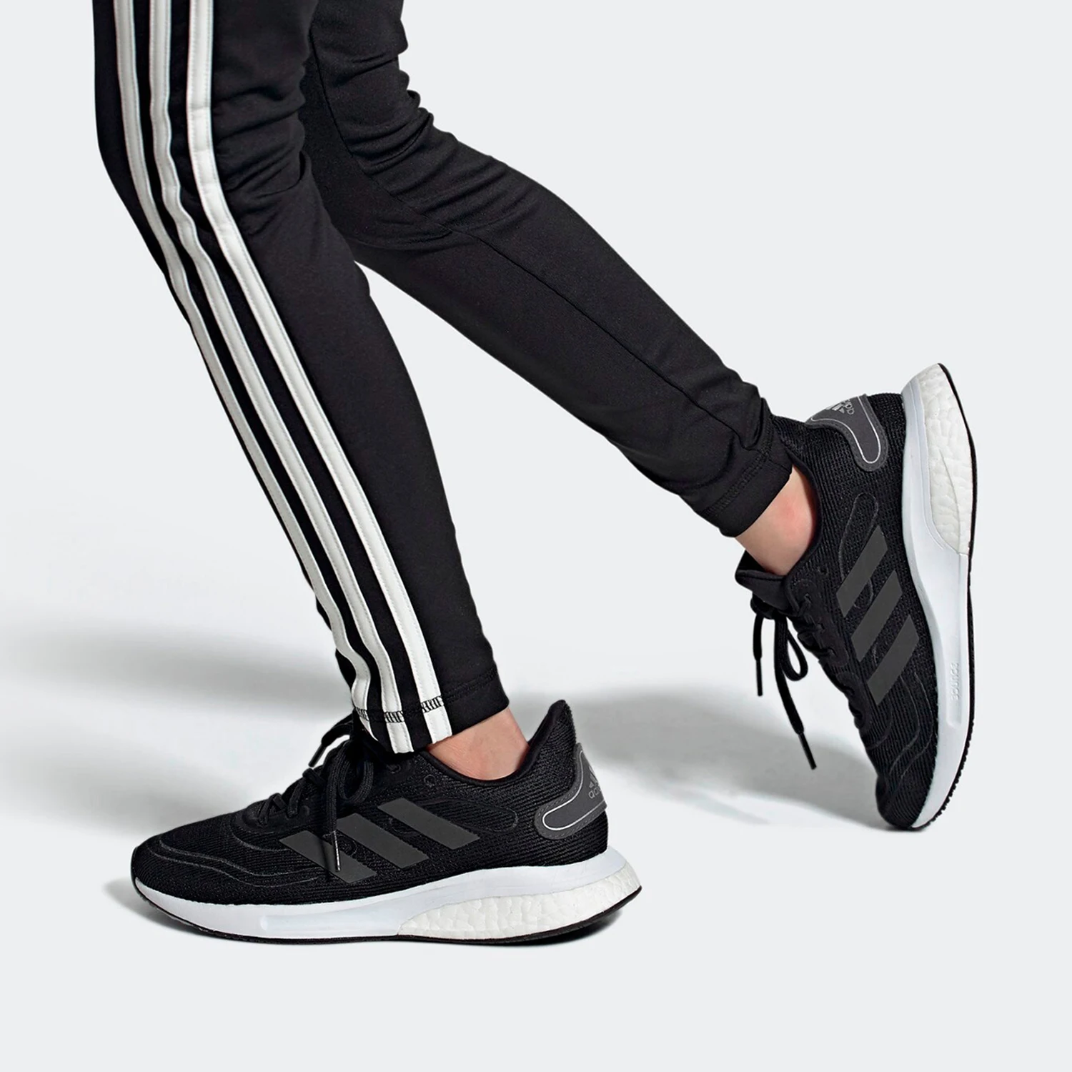 

Adidas genuine season male and female children's SUPERNOVA J running shoes FW9113