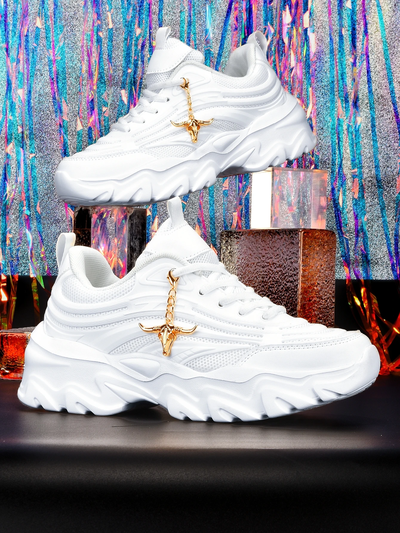 Women's 5cm Height-Increasing Thick-Soled Dad Shoes with Retro Gold Bull Head Metal Chain Decoration, White Shoes with Breathable Mesh, Unique Wave-Shaped Eva Outsole, Casual Sports Shoes for Fashionistas, Daily Outings, Commuting, Sweet and Cool Style, Unique Design, Non-Crowded Niche Women's Shoes
