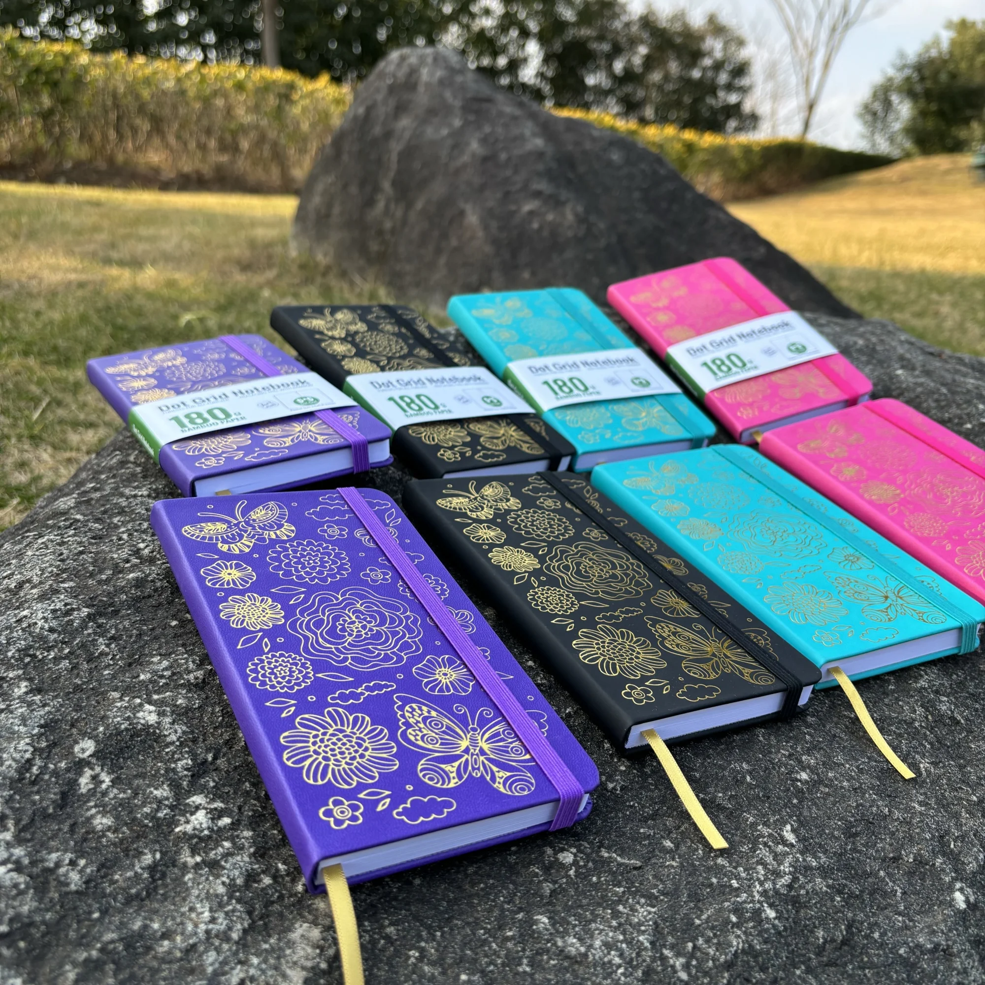 BUKE Bujo B6 Dotted Journal Dot Grid-Notizbuch, Taschenformat und 180 g/m2 Bambuspapier, 80 Seiten mit Schmetterling und Blüte – Detail 7