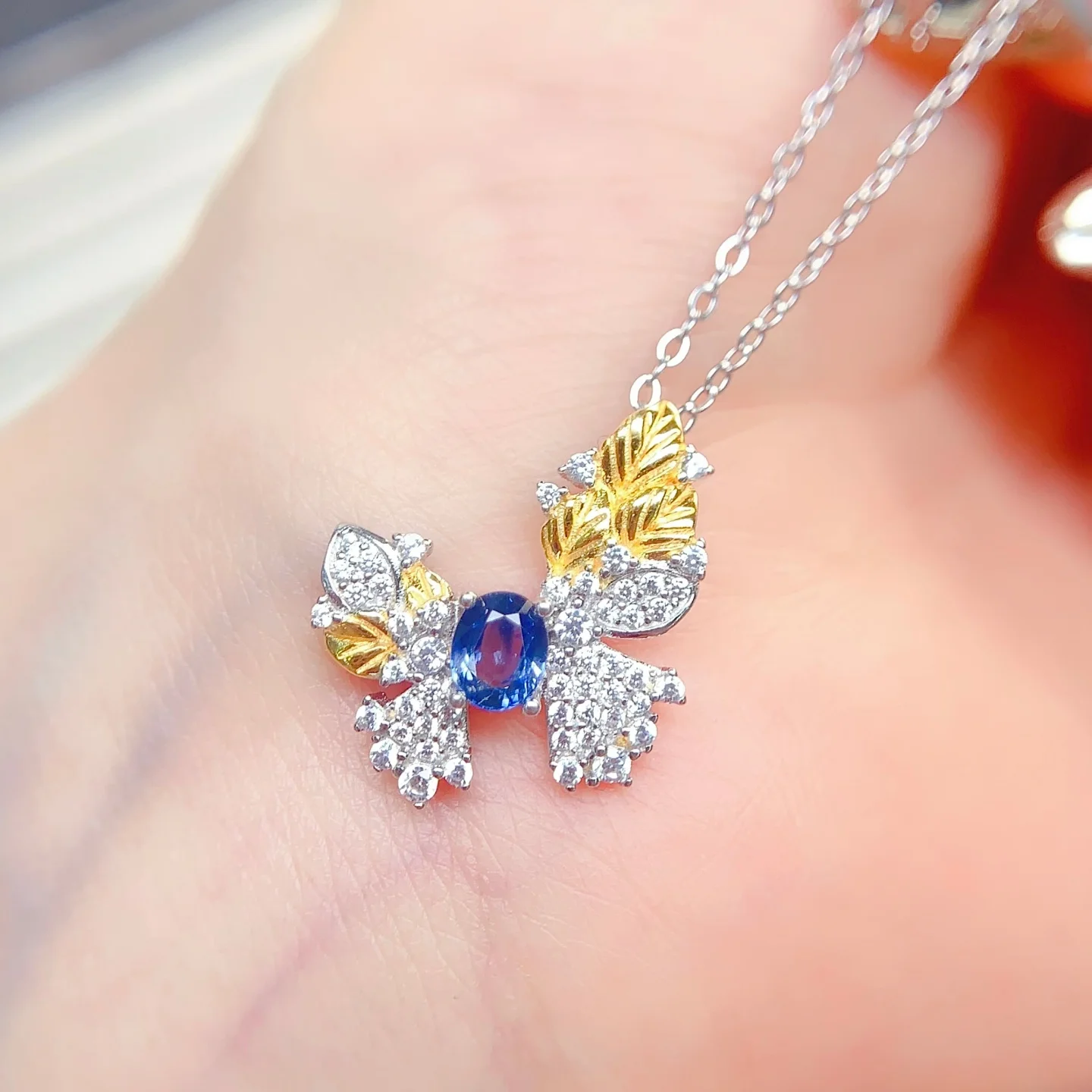 

Новый кулон из серебра 925 пробы 3x4 м с цветным сапфиром и четырьмя листами клевера