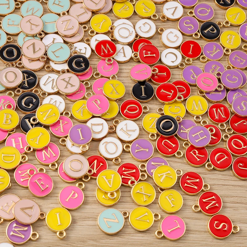 10 Stück niedliche, bunte Buchstabenanhänger (Alphabet 26 A-Z) für die Schmuckherstellung, Anhänger, Halsketten, Ohrringe, Armbänder, Bastelbedarf für DIY-Projekte – Detail 4