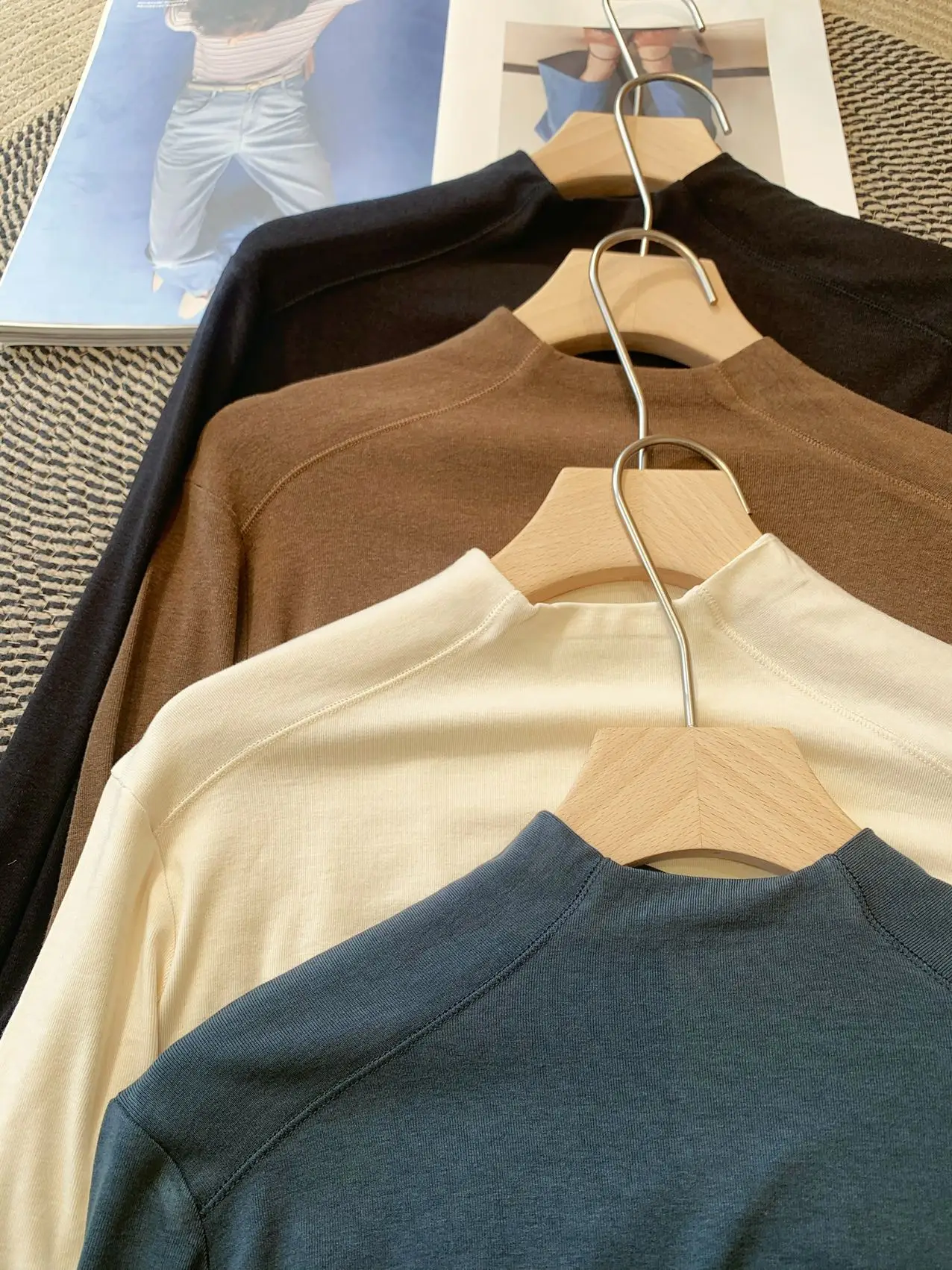 

Autumn/Winter New Arrival: High-Quality Fashionable Casual High-Neck Acetate Wool T-Shirt With Exposed Stitching