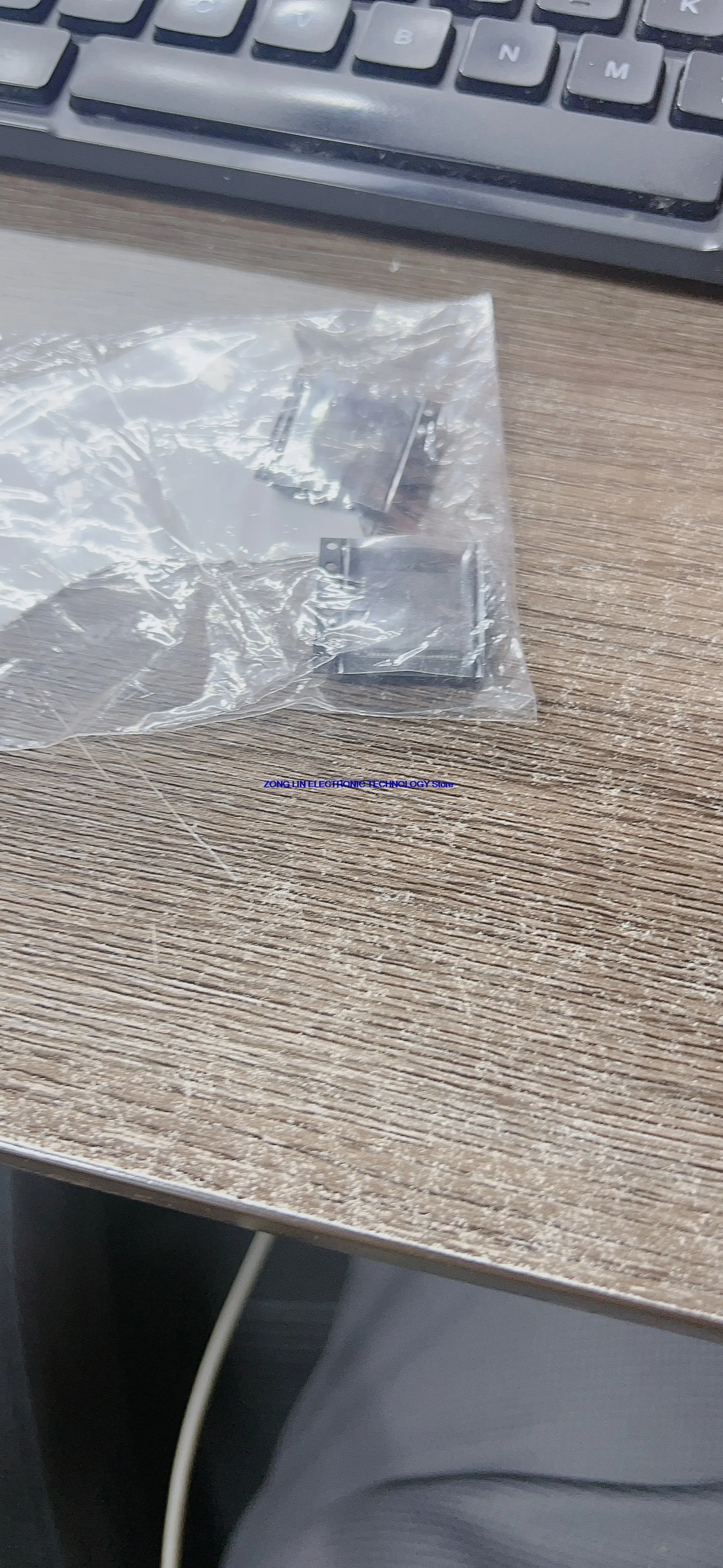 30554 48015 30591 30622 40114 48007 30618 30616 40239 Brand new QFP        1PCS -1lot
