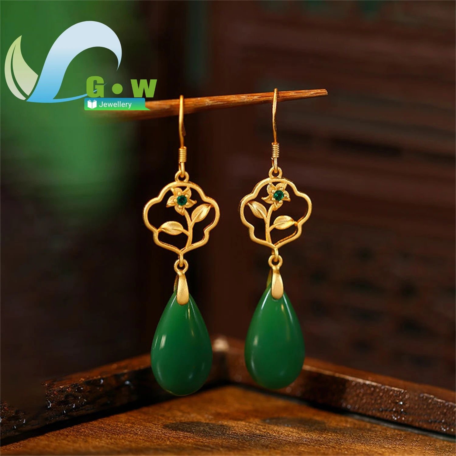 

Новые серьги с цветком магнолии в китайском стиле, дизайн капель воды, уникальные винтажные крючки для ушей, 2025 г., модные дворцовые ювелирные изделия Hanfu, подарок для W