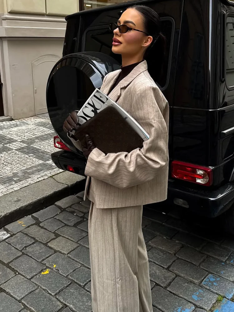 

Женский костюм в полоску с воротником и длинными рукавами, элегантные свободные брюки, модные комплекты для поездок на работу, новинка 2025, осень с пряжкой, комплекты из двух предметов