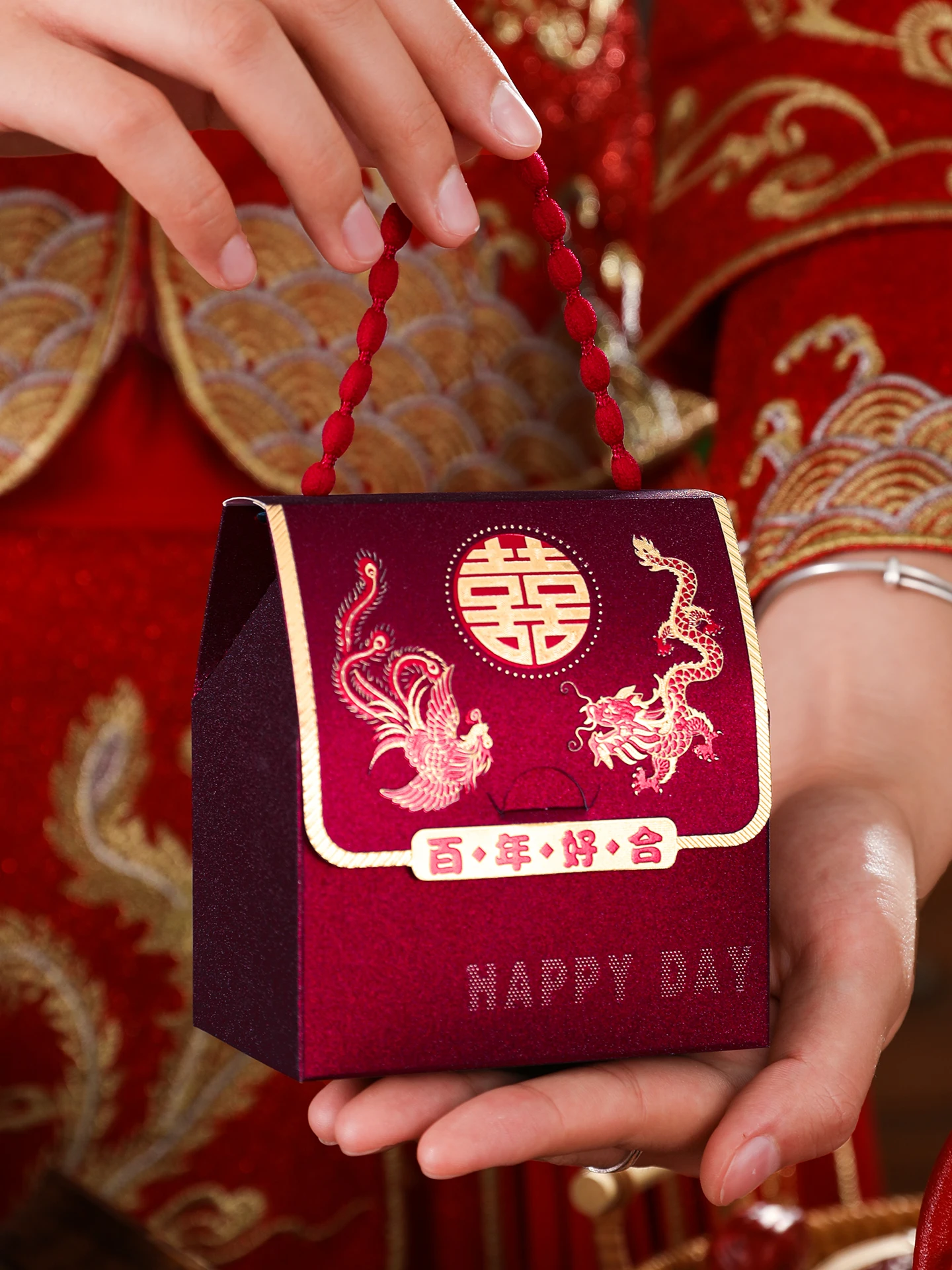 

Свадебная коробка для конфет 2026: Новая модель, подарочная упаковка, портативная коробка, высококачественный сувенир для свадебной церемонии, сумочка для конфет