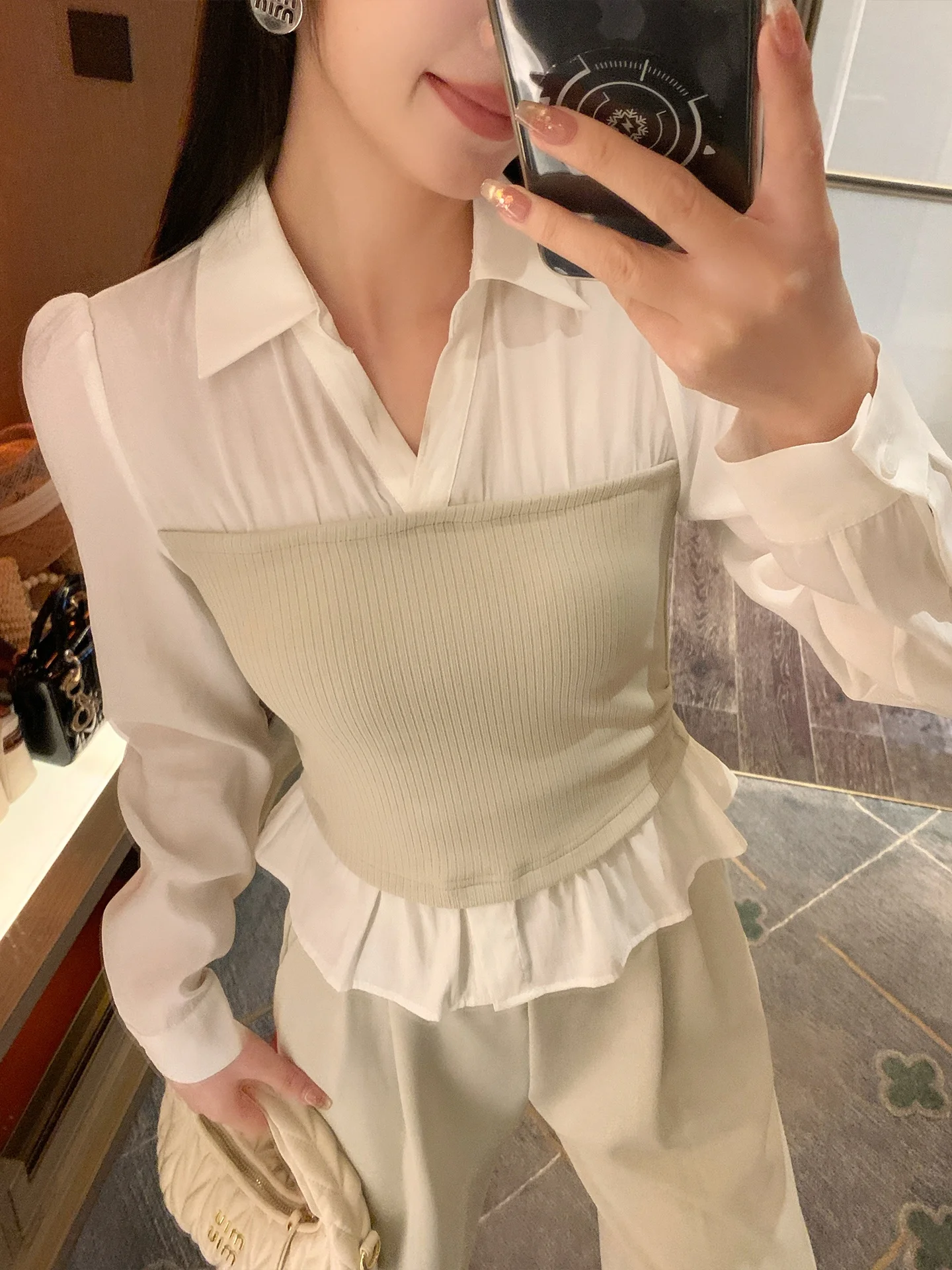 

Slim Fit Vintage Sle Color Blo irt Women's Long Sve Top Spring 2026 Padded oulder Design Fake Two-Piece Ensemble