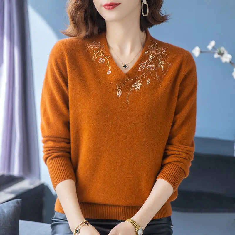 Elegant Fashion Diamonds Solid Color Sweaters Autumn Winter Women\'s Clothing All-match Short Casual V-Neck Knitted Pullovers