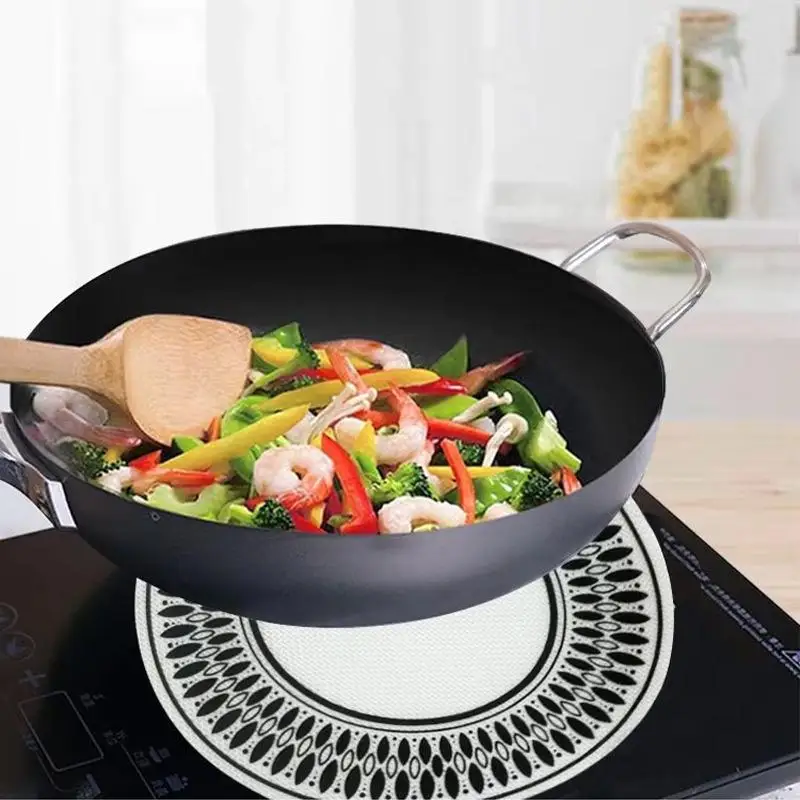 Smooth Silicone Induction Cooktop Scratch Protector Mat for a Pristine Kitchen