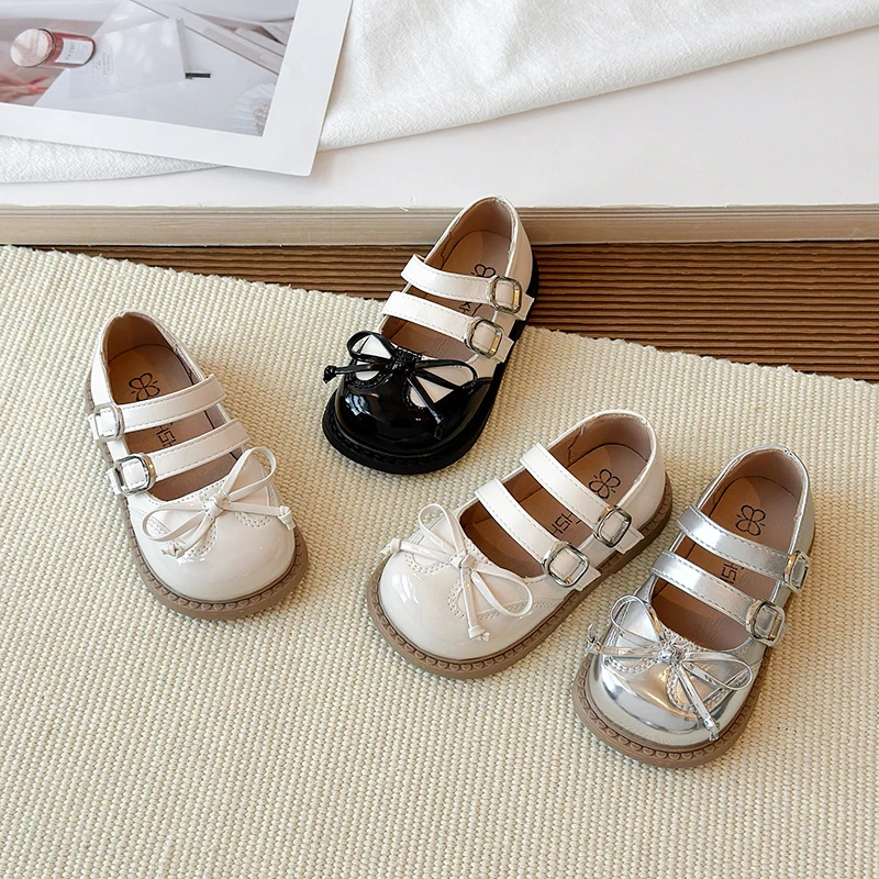 

Лидер продаж 2026 года, кожаные туфли на плоской подошве для девочек, модные детские модельные туфли с бантом и декором, детские туфли Мэри Джейн в стиле принцессы для свадебной вечеринки