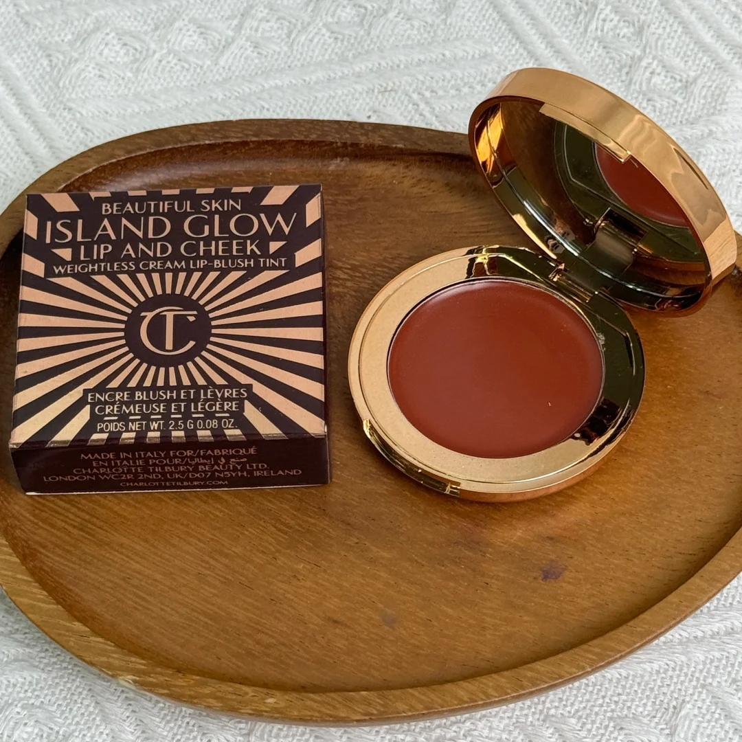 Charlotte Tilbury 4-Farben-Lidschatten-Set, hochpigmentiert, mischbar & Blush-Stick, ultra-feuchtigkeitsspendend, Glow & Lipgloss, Spiegel, aufpolsternd, langanhaltend