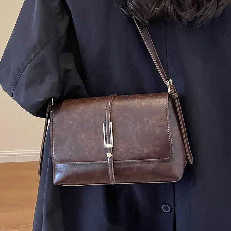 

Retro Fashion Women's Shoulder Bag Casual Versatile Small Square Bag Design Autumn Winter Leisure Handbag Artificial Leather