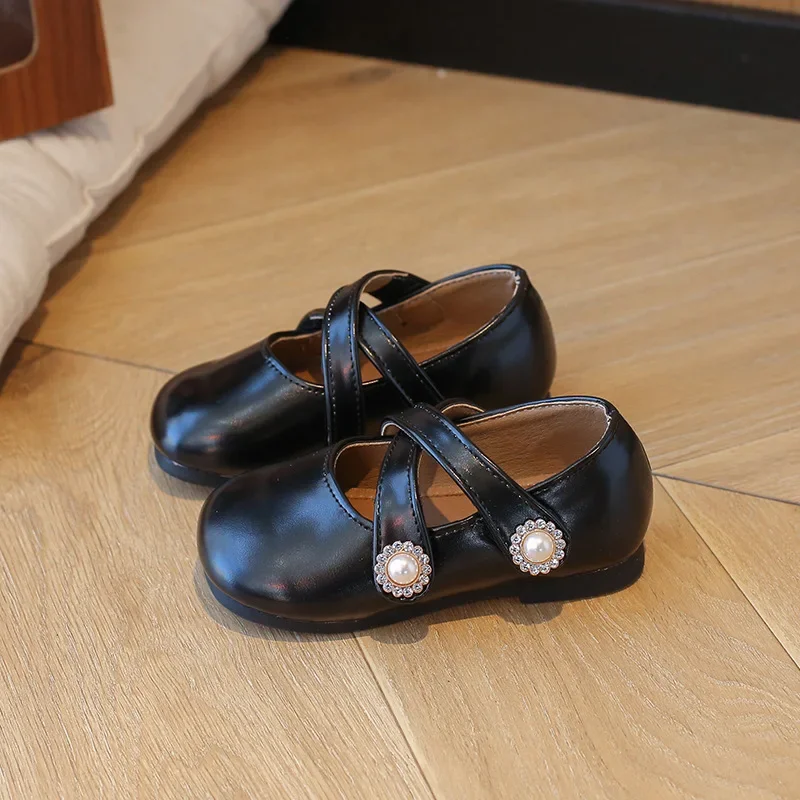 

Autumn Girls Fashion Versatile Pearl Leather Shoes Girls Lacquered Single Shoes Soft Soled Velcro Cross-Strap Princess Shoes