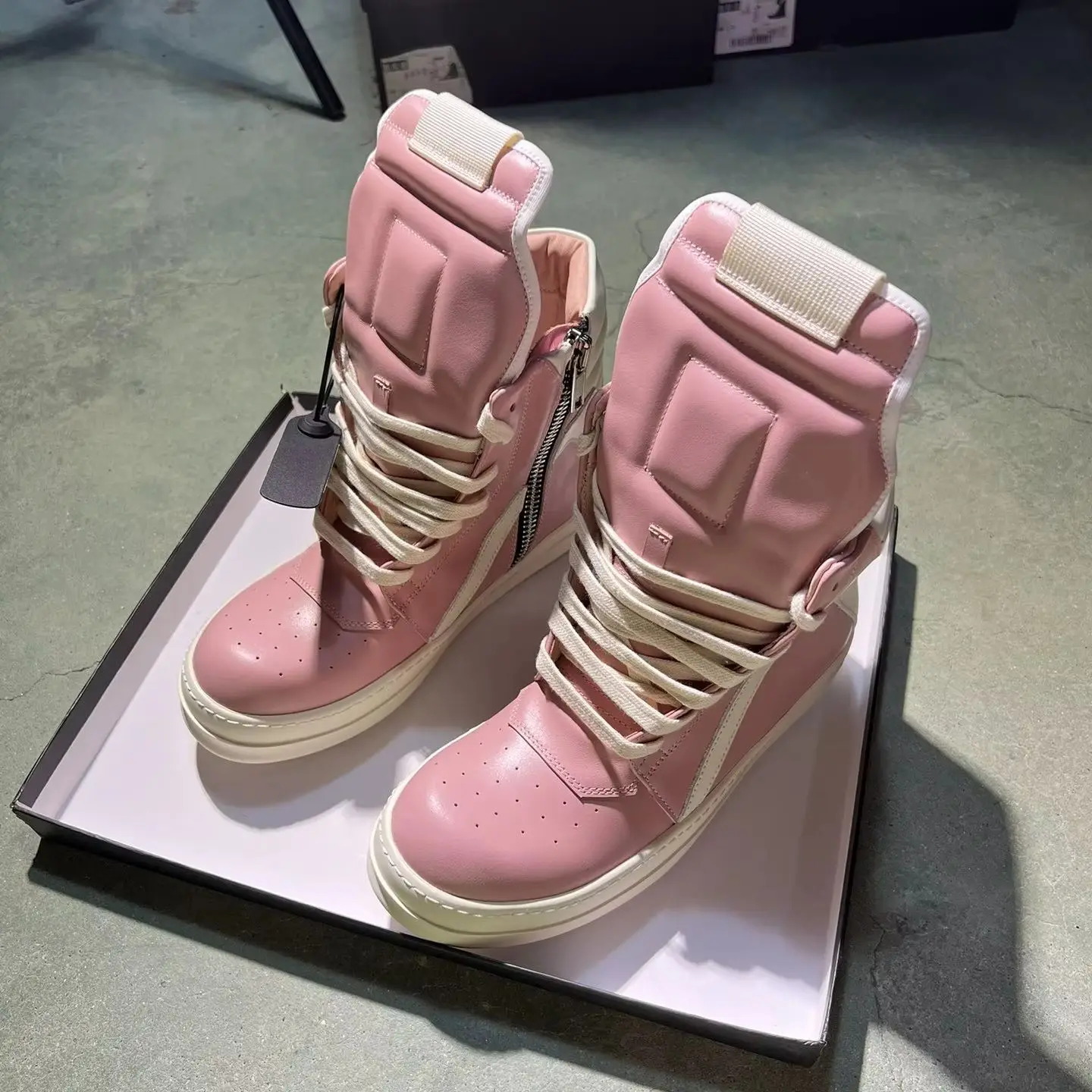 Zapatos de cuero de caña alta para mujer, color rosa hielo, botines de diseñador de marca, zapatillas deportivas Geo para hombre y calzado casual, estilo punk gótico streetwear