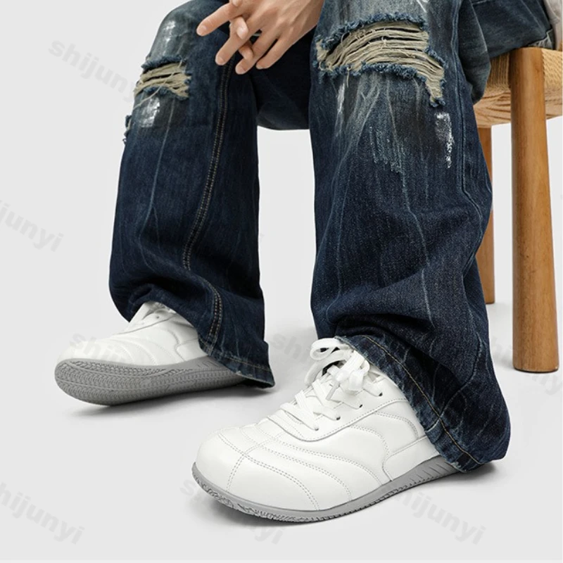 Zapatillas de deporte para hombre 2025 primavera otoño nueva tendencia ligero cómodo Casual pisos al aire libre antideslizante moda con cordones zapatos para correr