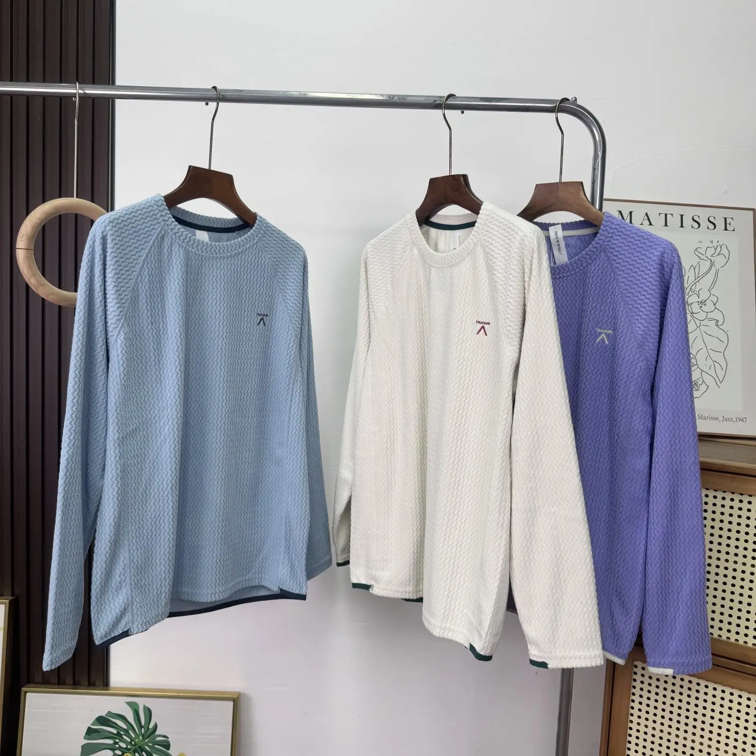 

Outdoor Unisex Long Sleeve Fleece Sweatshirt Hoodie Soft Ruffle Design Comfortable Polyester T-Shirt for Hiking And Camping