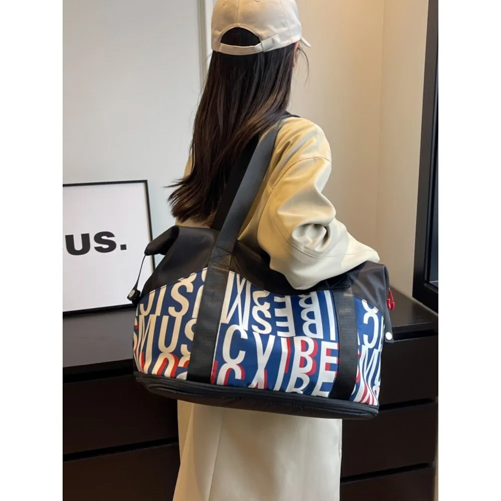 borsa-da-viaggio-portatile-leggera-impermeabile-grande-capacita-femminile-per-brevi-viaggi-con-manico-estraibile-stile-alla-moda-e-trendy