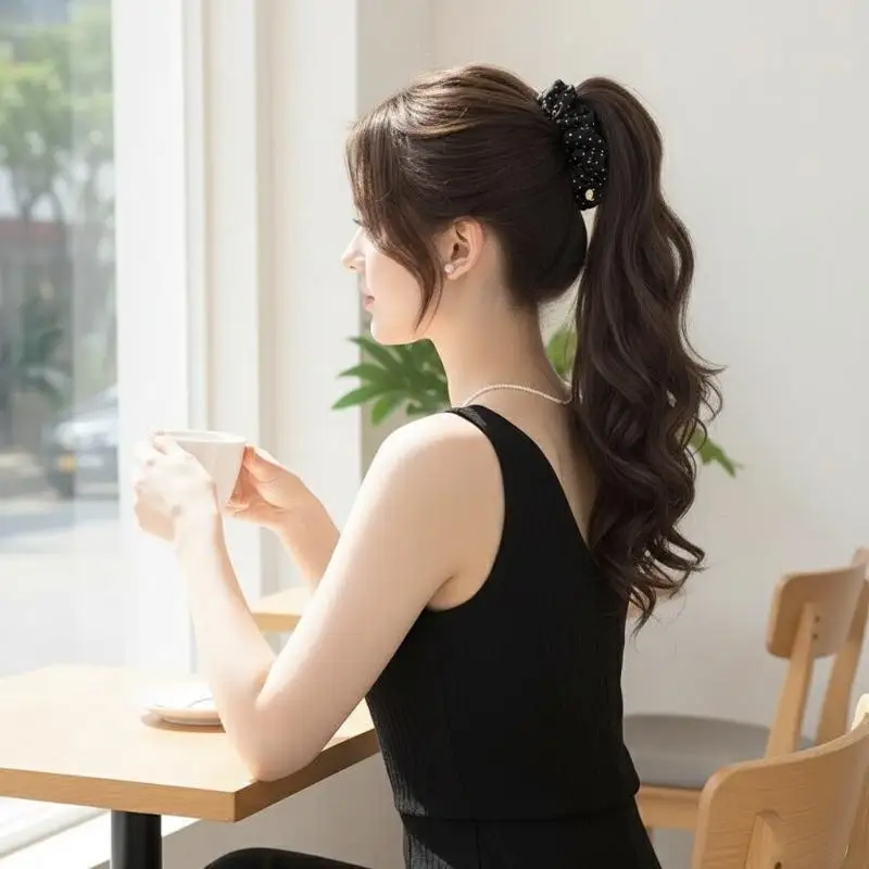 Koreanische Pferdeschwanz-Perücke für Damen mit Polka Dots und Bananenwellen für Mehr Volumen und Dicke - Modisches Accessoire – Detail 7