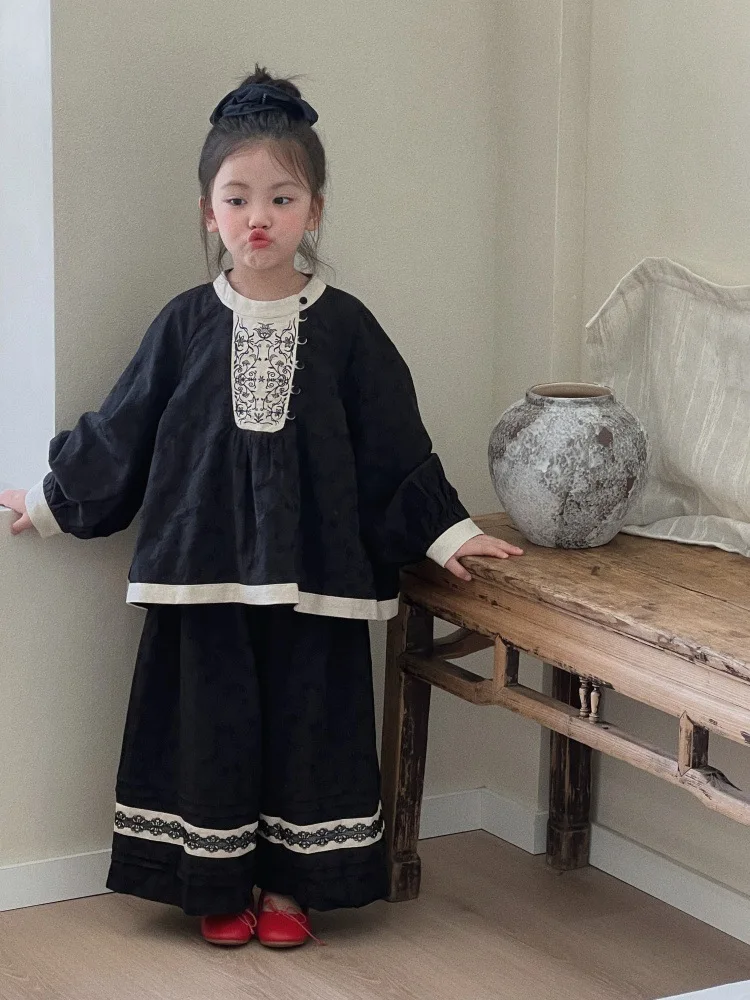 Meninas terno 2025 outono novas roupas infantis estilo coreano menina bebê indústria pesada bordado camisa do bebê saia calças dois conjuntos