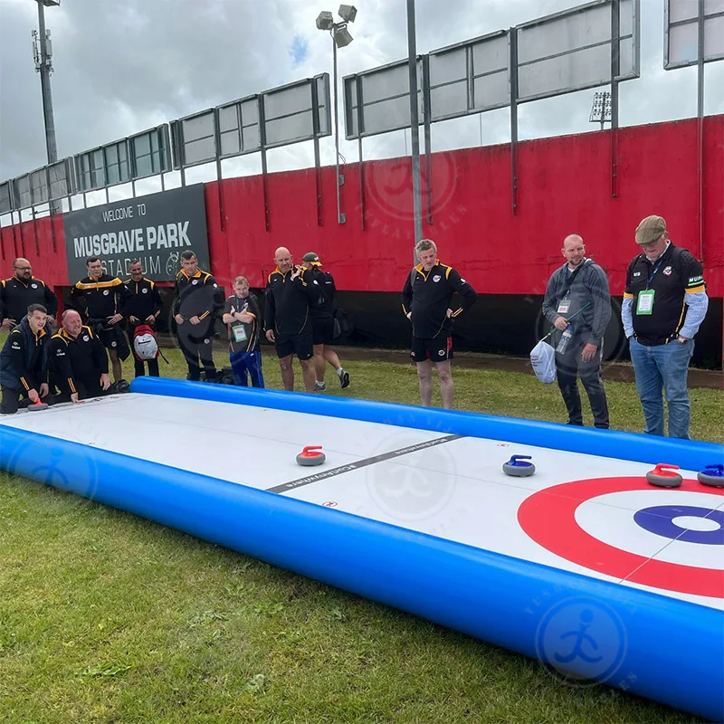 Tragbare Street Ice Rink Curling Matte Sport Spiel Maßgeschneiderte aufblasbare Curling Rink Board mit Steinen