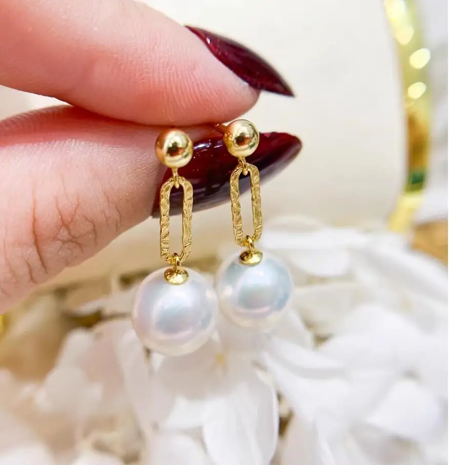 

Великолепные круглые белые жемчужные серьги из южноморского жемчуга диаметром 10-11 мм, 925s