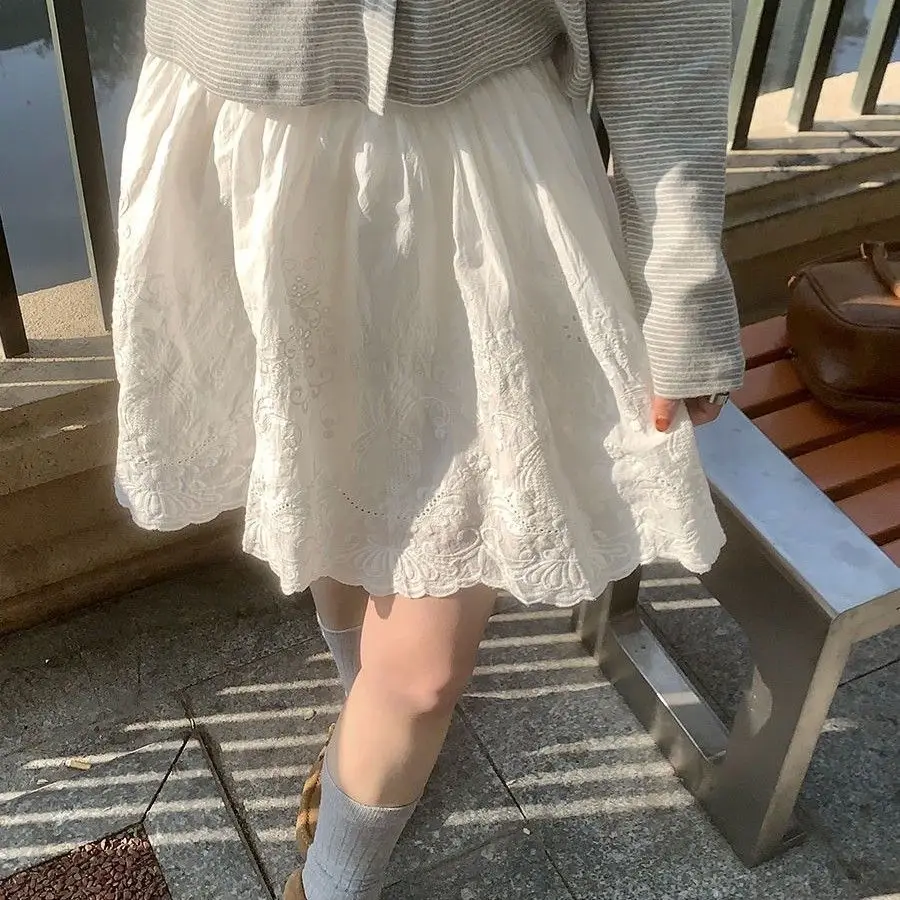 

2025 Spring and Summer New Style Lace Embroidered Fart Curtain Skirt for Women with Elastic Waist, Versatile and Sweet Skirt