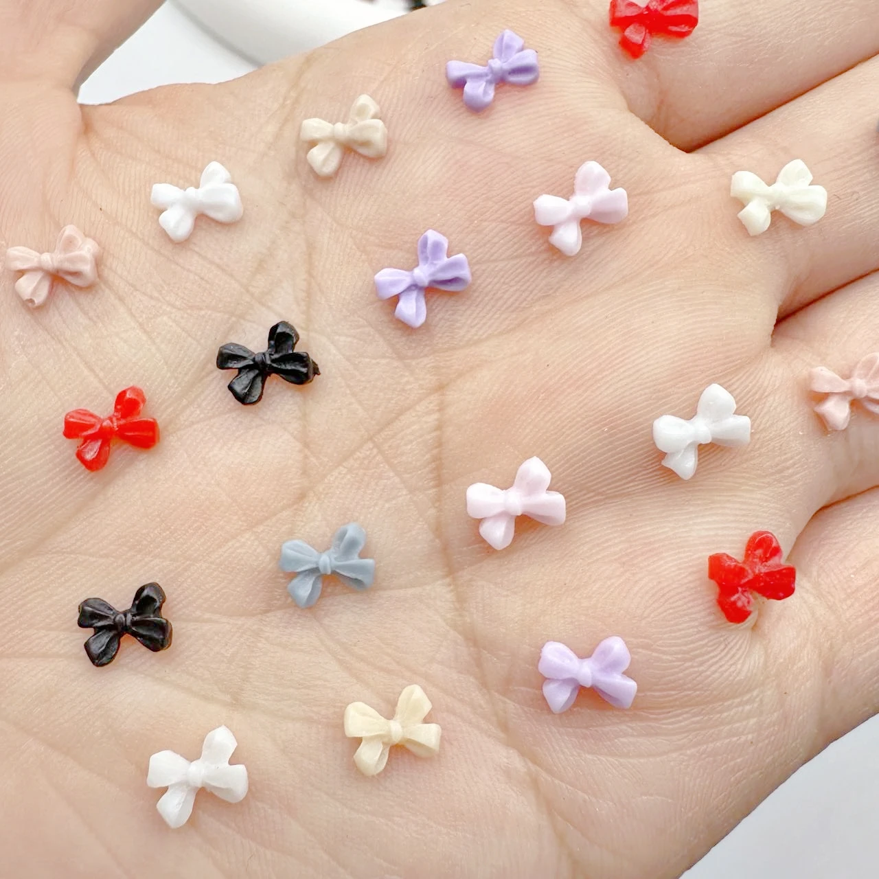 100 Stuks Mini Boognagels Charme Kawaii Nail Art Accessoires 3d Kleurrijke Hars Vlinderdas Steentjes Nagels Decoraties Onderdelen Koreaans Diy