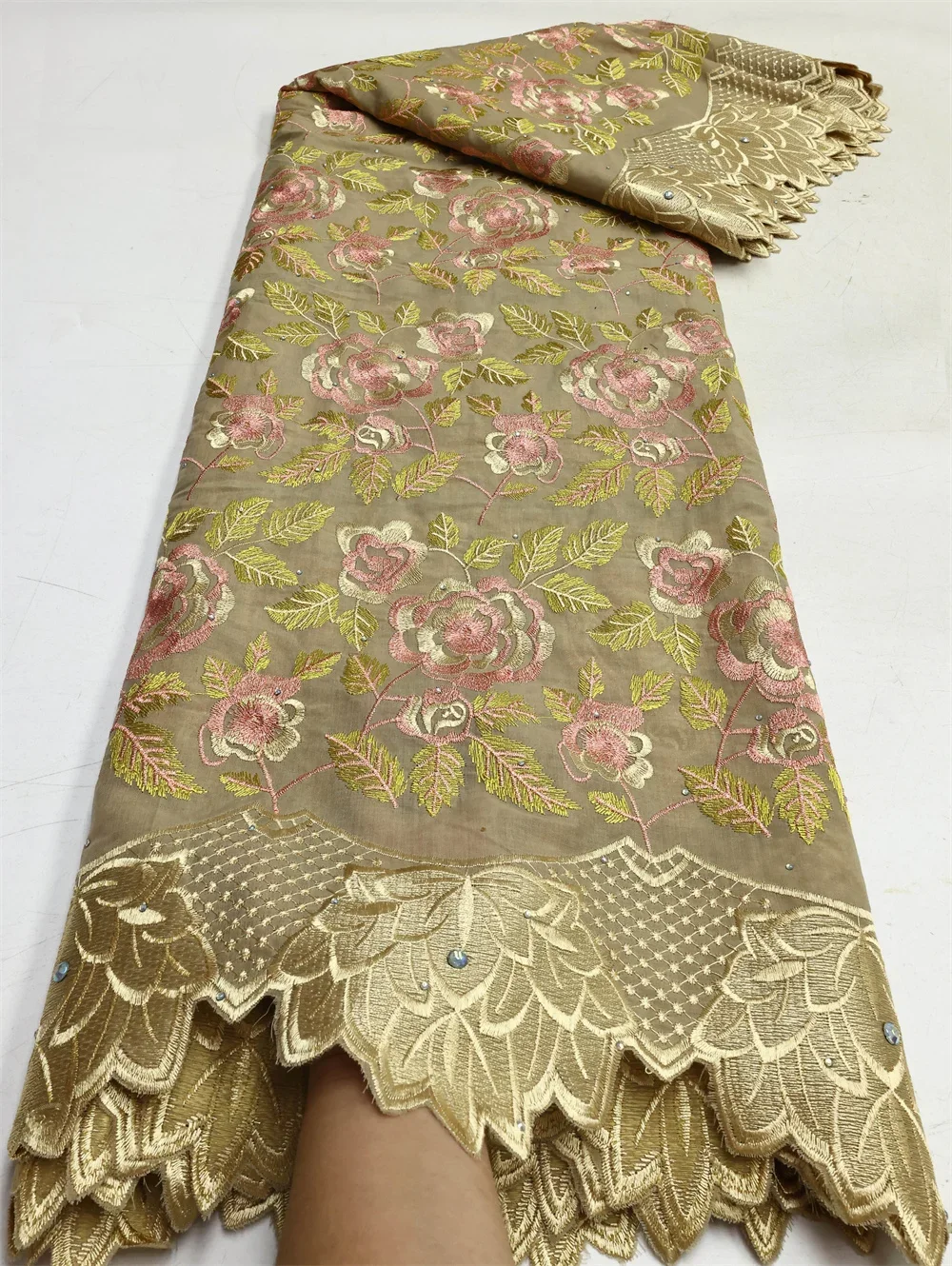 5 หลาผ้าฝ้ายแอฟริกัน Swiss Voile ลูกไม้ผ้าขายร้อนไนจีเรียปักสไตล์สําหรับสตรีชุดราตรีเย็บ