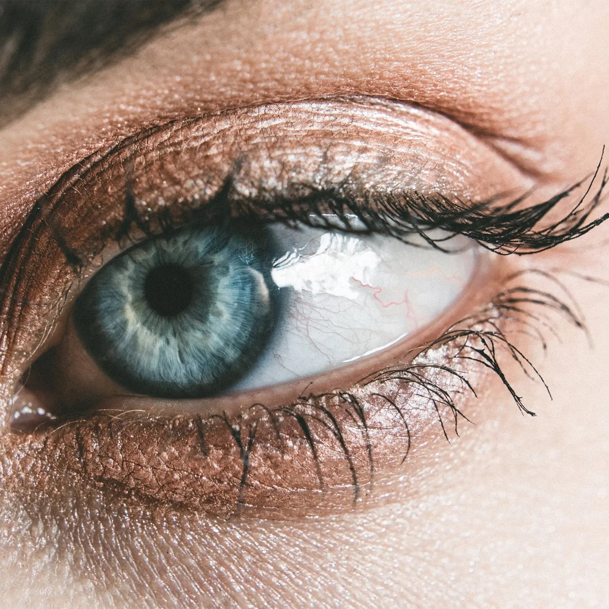 Lebensechte künstliche Wimpern, dicke, natürliche Wimpern, stilvoller, schicker Augen-Make-up-Verstärker, größere, heller Augen, geeignet für alle Arten von Partys