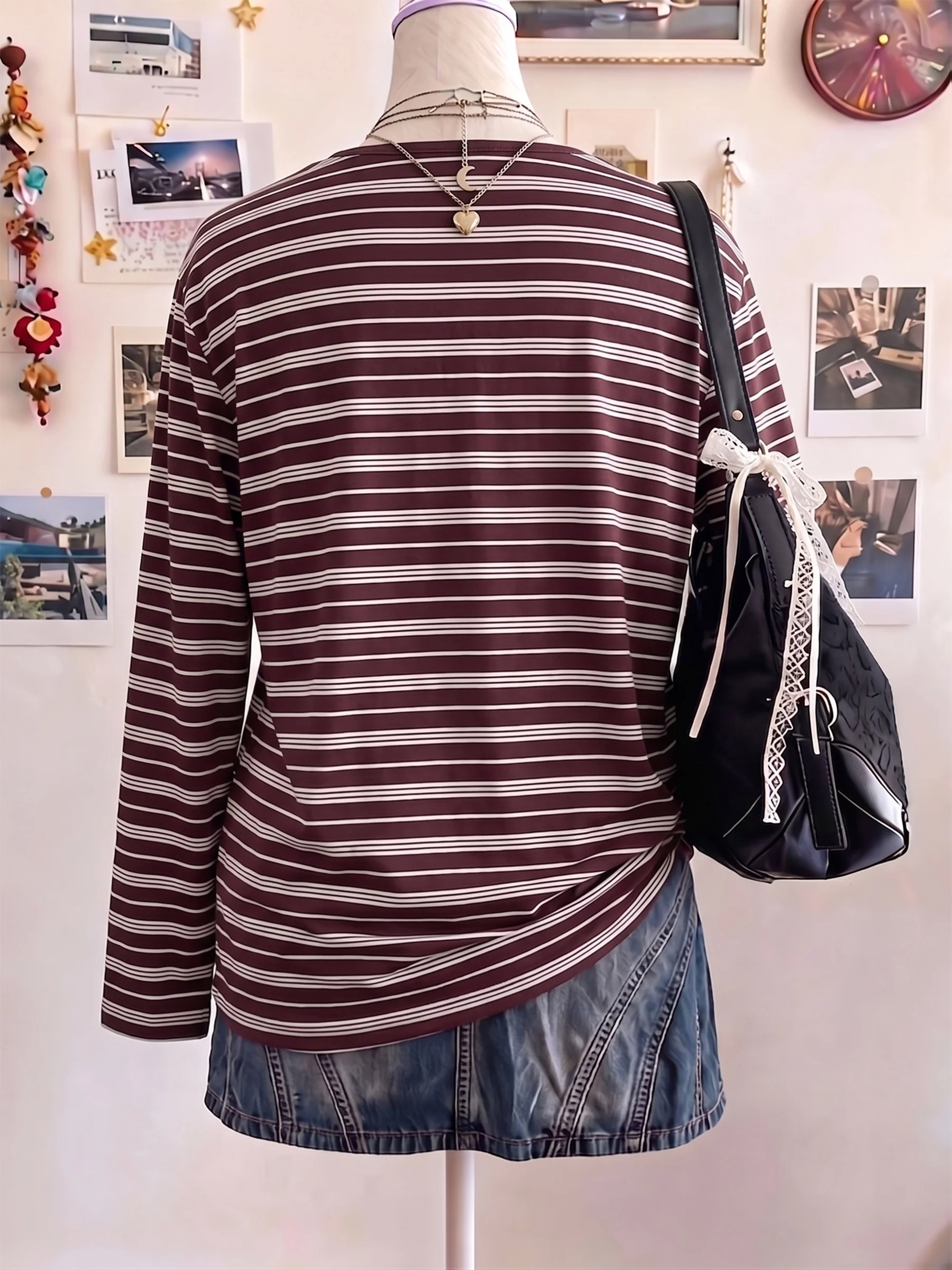 Plus-Size Damen Gestreiftes Langarm-Henley-Oberteil für Lässigen Komfort und Stil – Detail 2