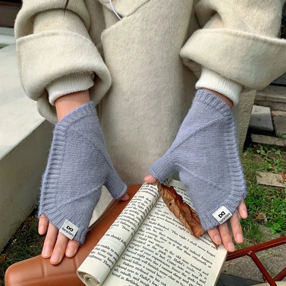 Eenvoudige warme touchscreen halve handschoenen dikker Koreaanse Conch gebreide handschoenen creatieve korte wintershellhandschoenen buiten