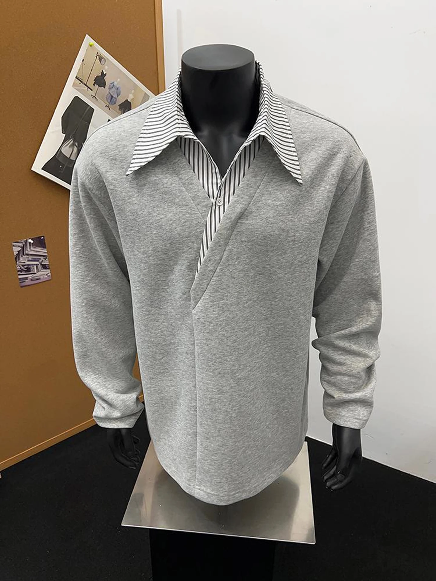 

Light ey V-Ne Long Sve irt Sweatirt Men's Sle Autumn Striped Fake Two-Piece Boxy Wide Outerwear