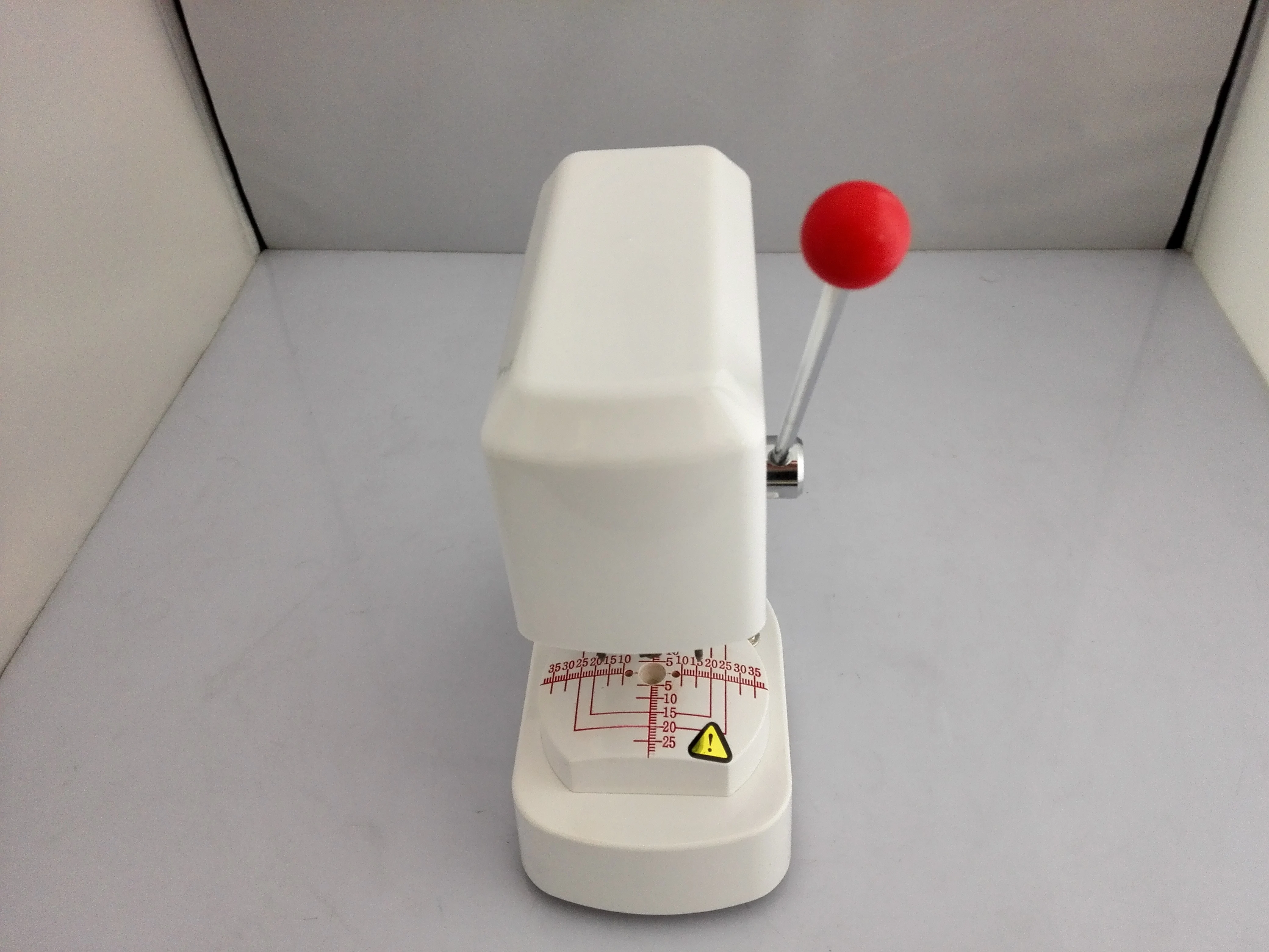 CP-10B  Eyeglass lenses template drilling machine,With LED lights three-hole mechanism molding machines, optical shop equipment