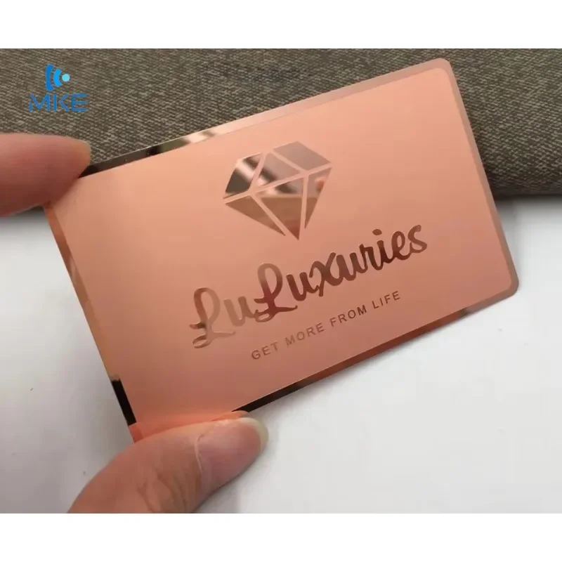 Tarjeta comercial de negocios Vip de metal con textos hundidos mate negro personalizado