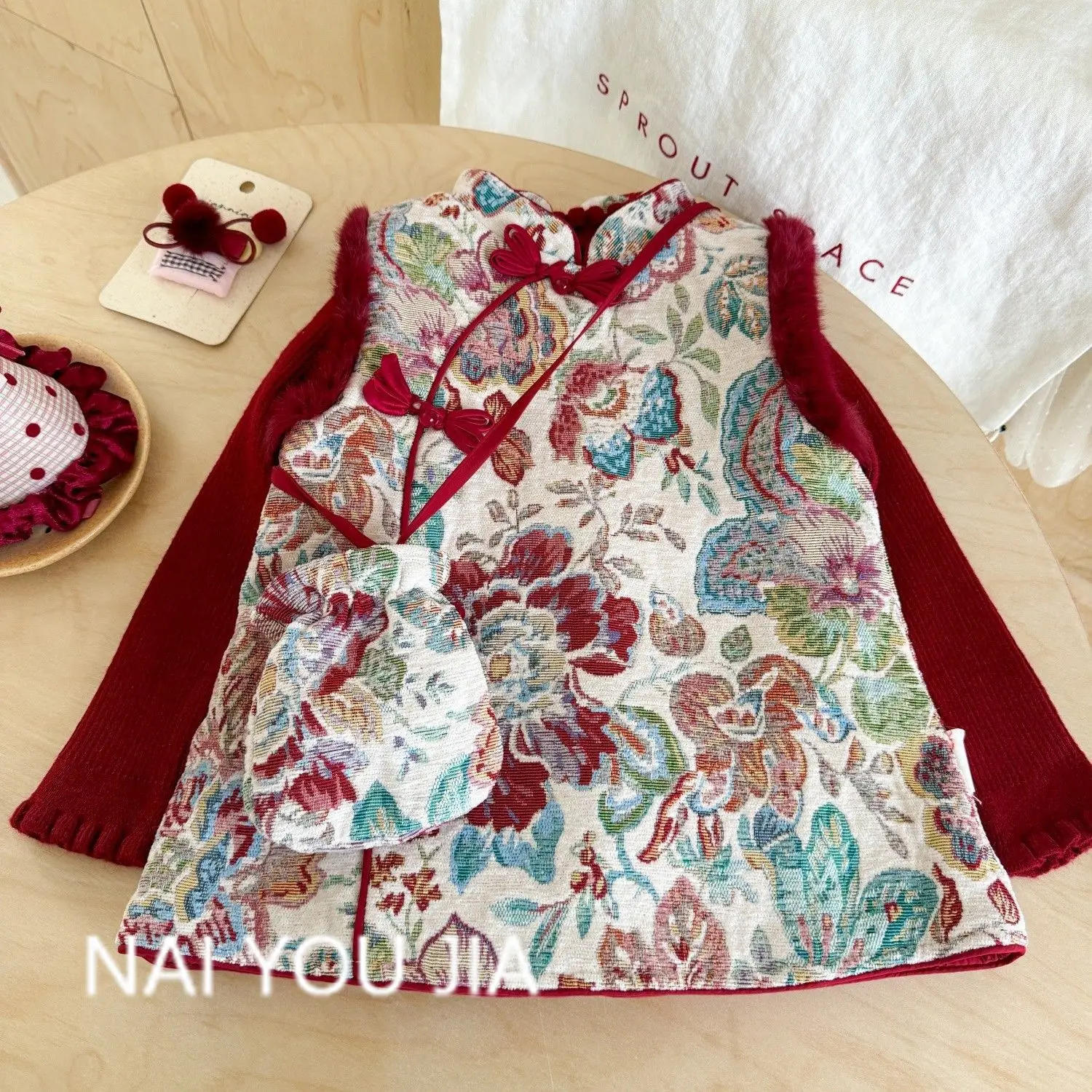 

Chinese Style Dress for Winter New Year, Western Style New Year's Greetings, Cheongsam Vest Dress