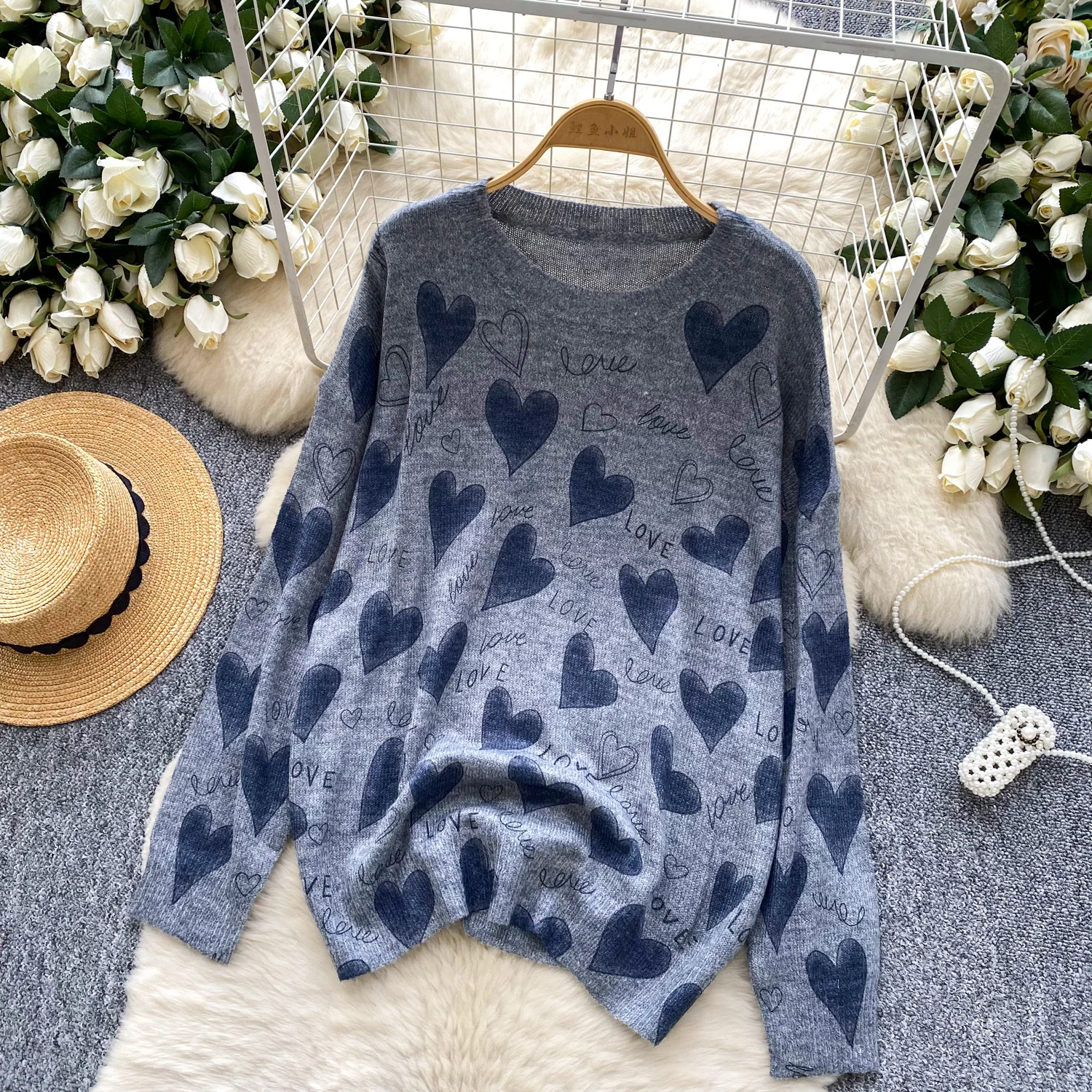 

Women's O-neck Pullover Sweater Design Sense Niche Tops Autumn Winter Heart Pattern Sweater Fashion Knitted Tops Streetwear 2025