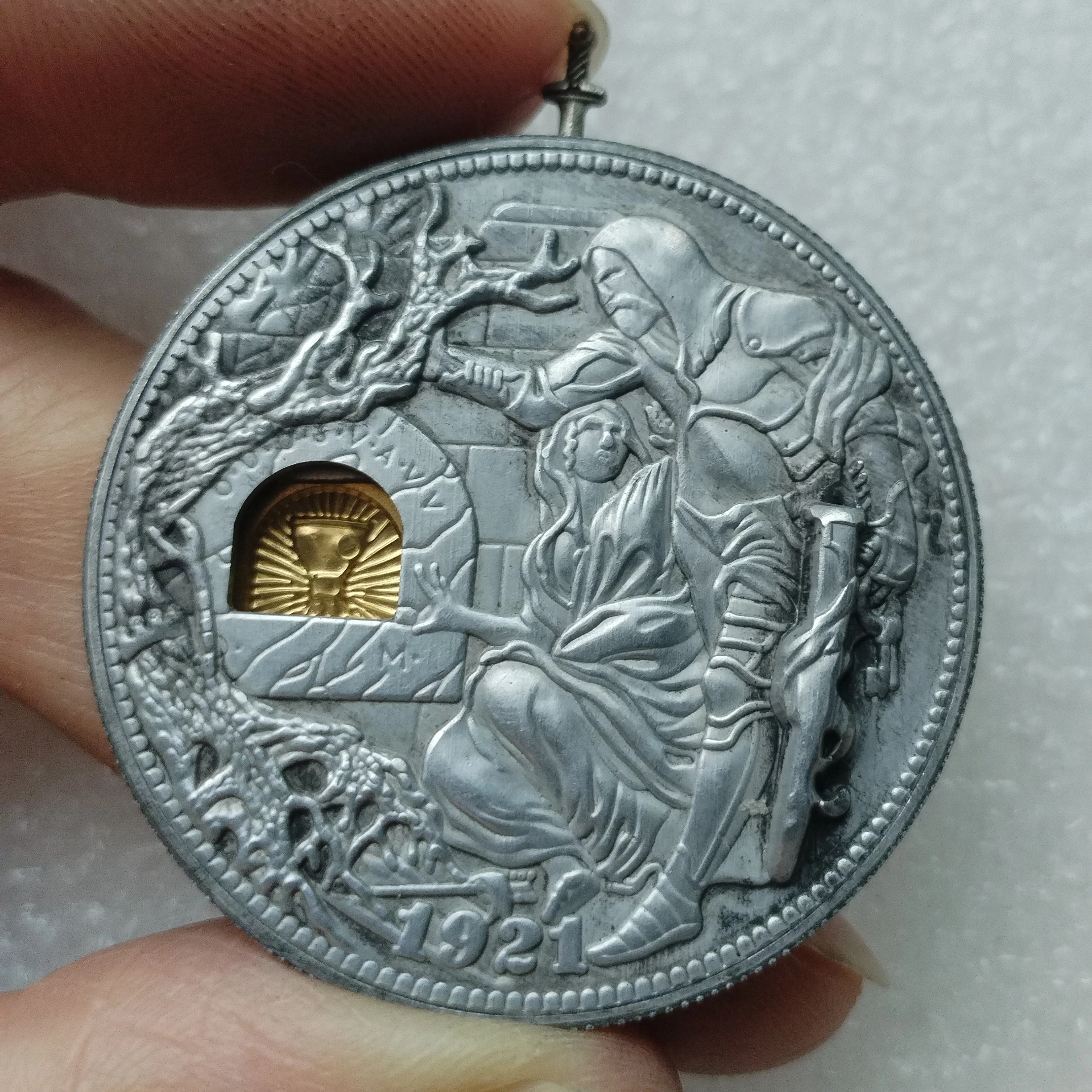 

Hobo Nickel Movable Mechanism Sword - Holy Grail Different Back Styles for Choose