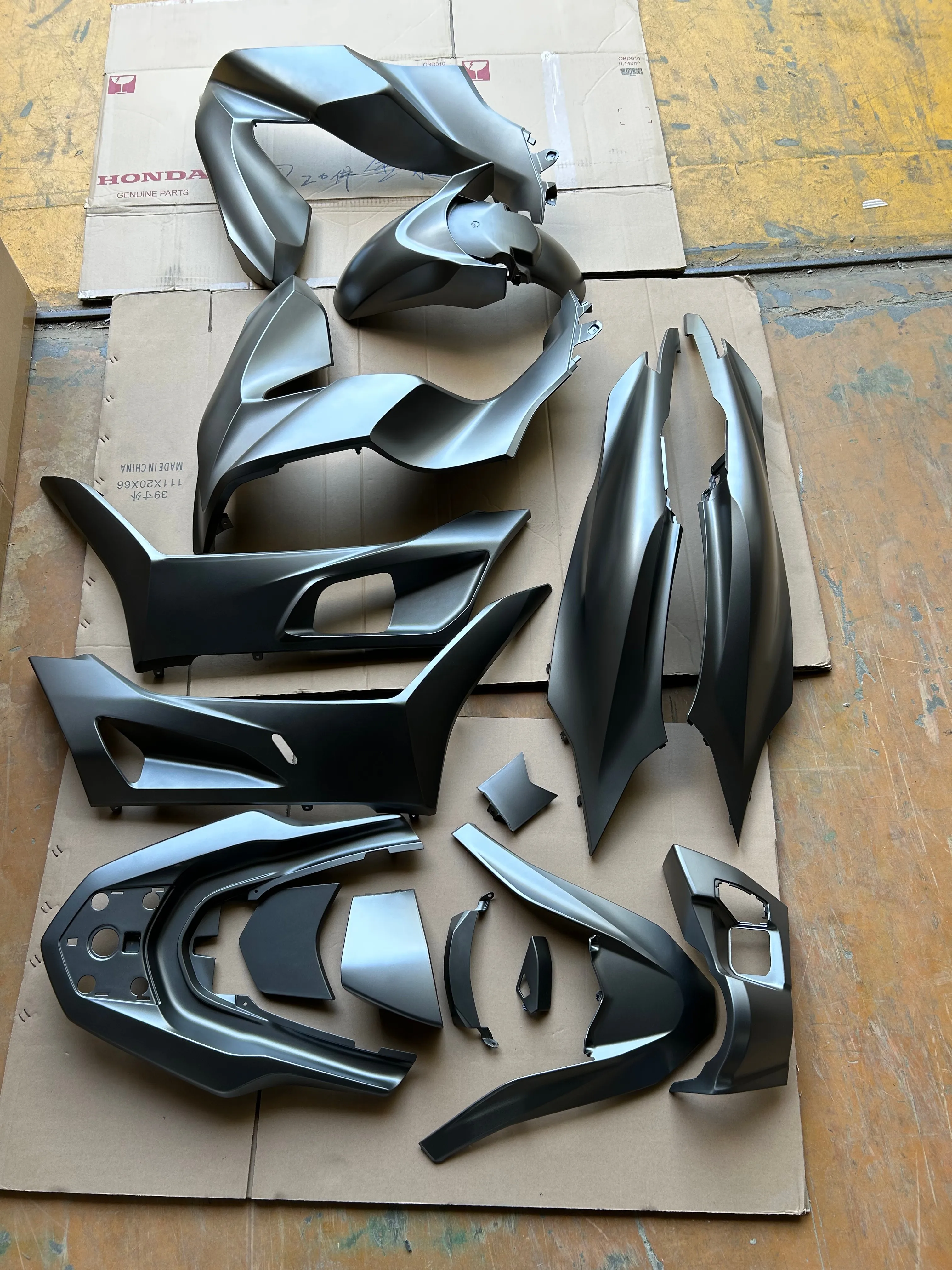 أجزاء الجسم البلاستيكية للدراجات النارية هدية Hondas 2021-2023 PCX 125 150