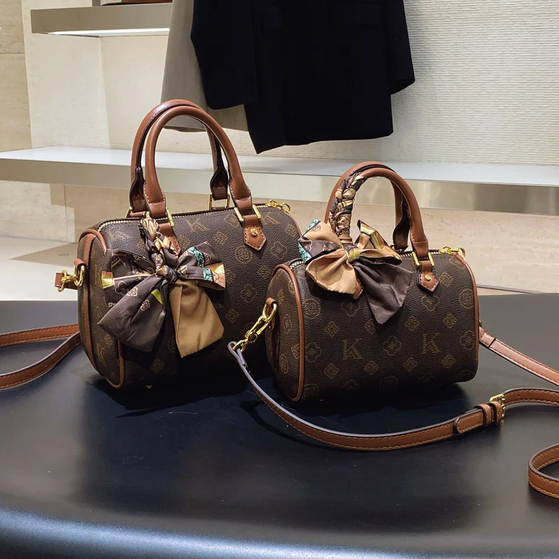 

2026 SS Женская нишевая повседневная сумка через плечо, кошелек через плечо из мягкой кожи в стиле ретро, многосторонняя сумка для ежедневных поездок и свиданий