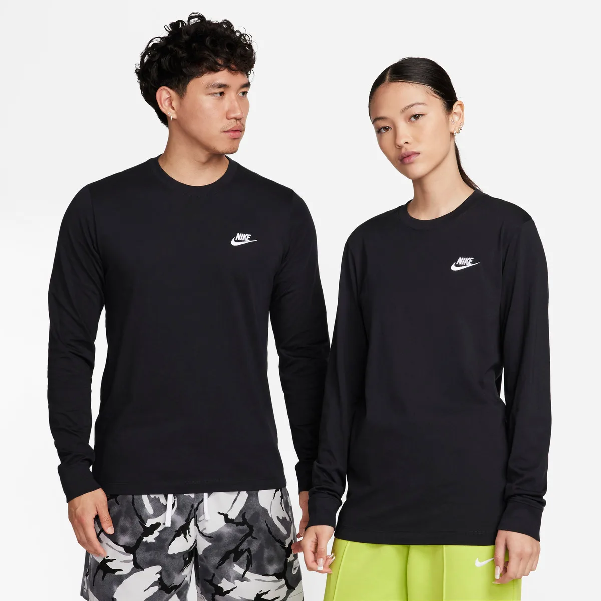 

Nike Men's ASNSWTEELS Sports and Leisure Long Sleeve T-shirt AR5194-010