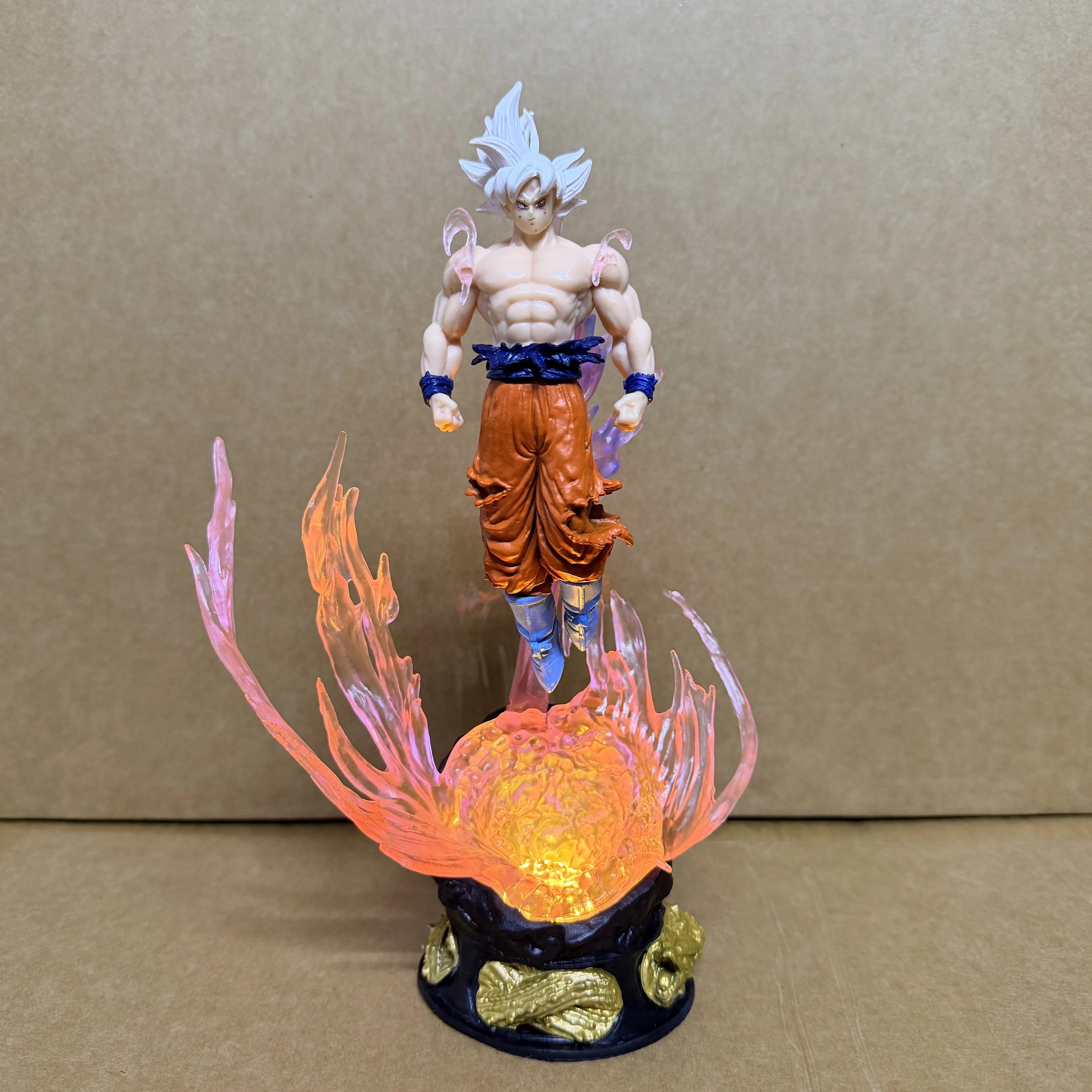 Figuras de Acción de Anime Dragon Ball de 24 cm, Son Goku Ultra Instinct Super Saiyan, Estatua de PVC con Luz, Modelo Coleccionable, Regalo para Niños